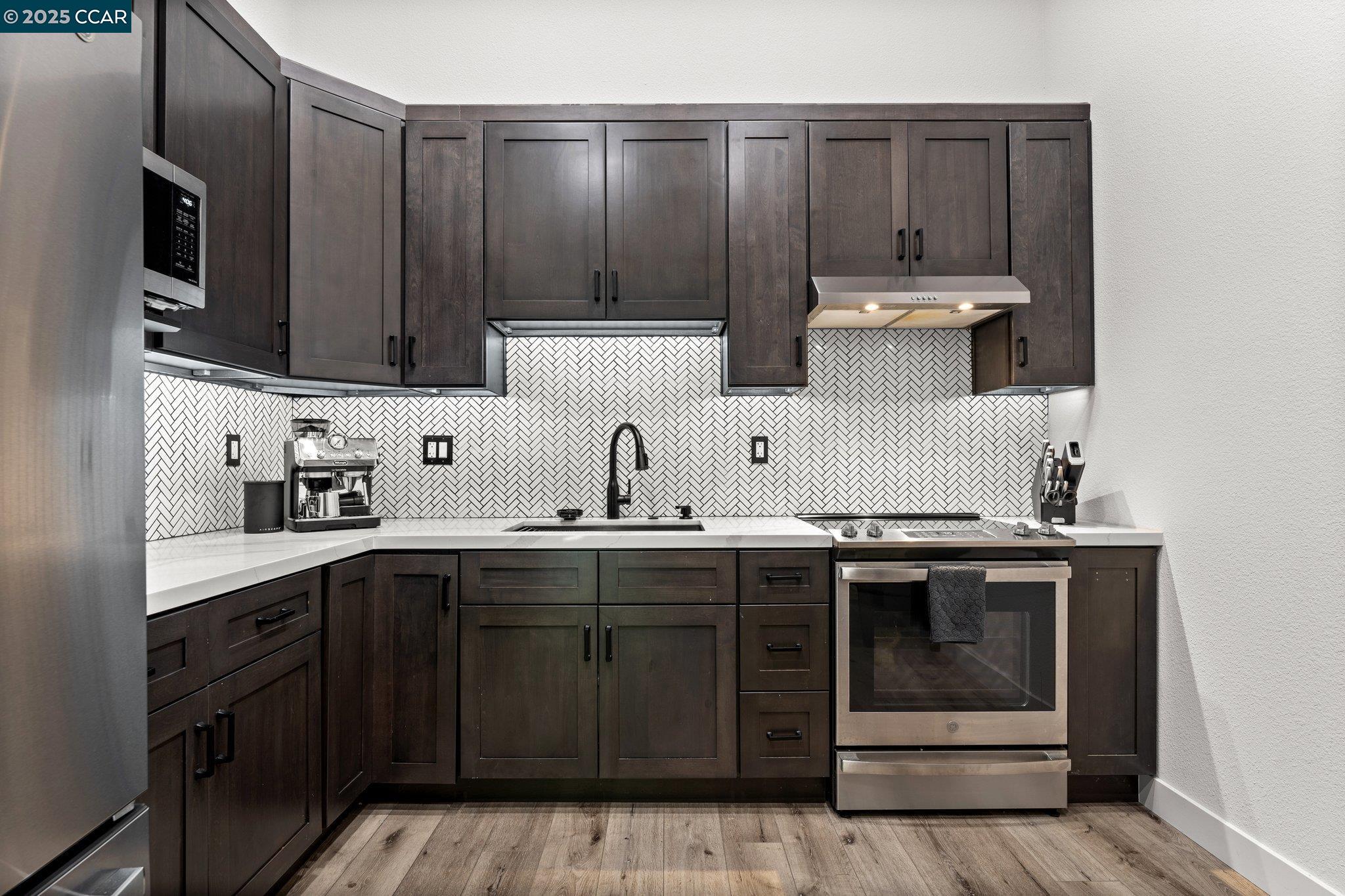 Photo #4: 41106830 Listing 