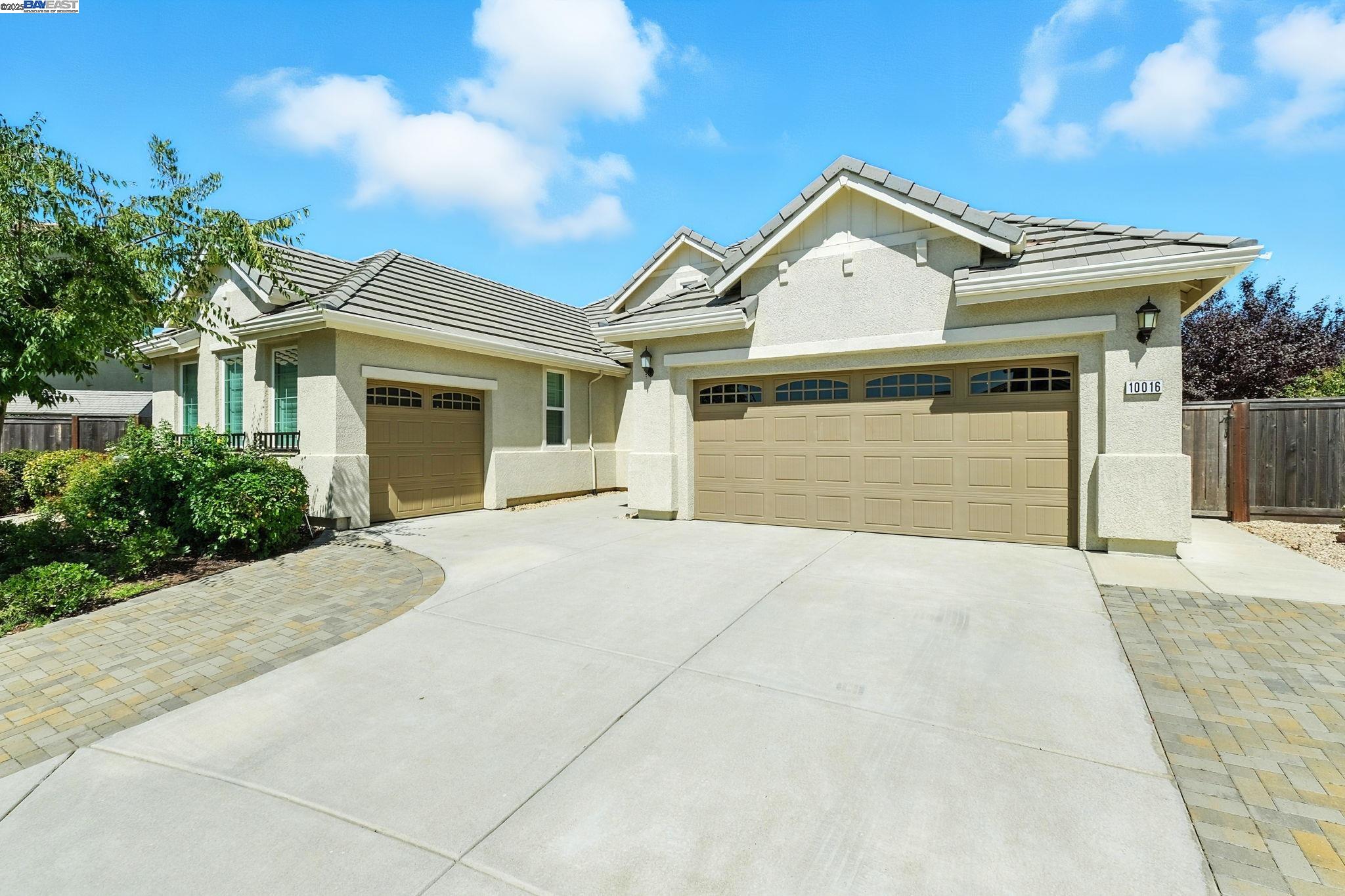 Detail Gallery Image 2 of 49 For 10016 Wagoner Way, Elk Grove,  CA 95757 - 4 Beds | 3 Baths