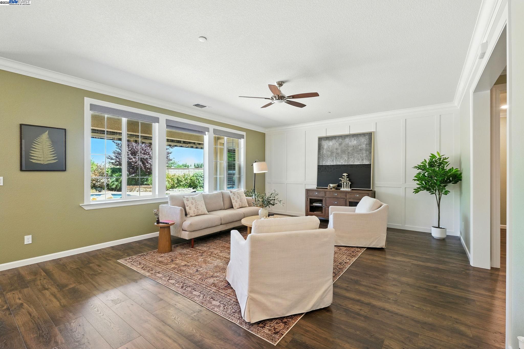 Detail Gallery Image 9 of 49 For 10016 Wagoner Way, Elk Grove,  CA 95757 - 4 Beds | 3 Baths