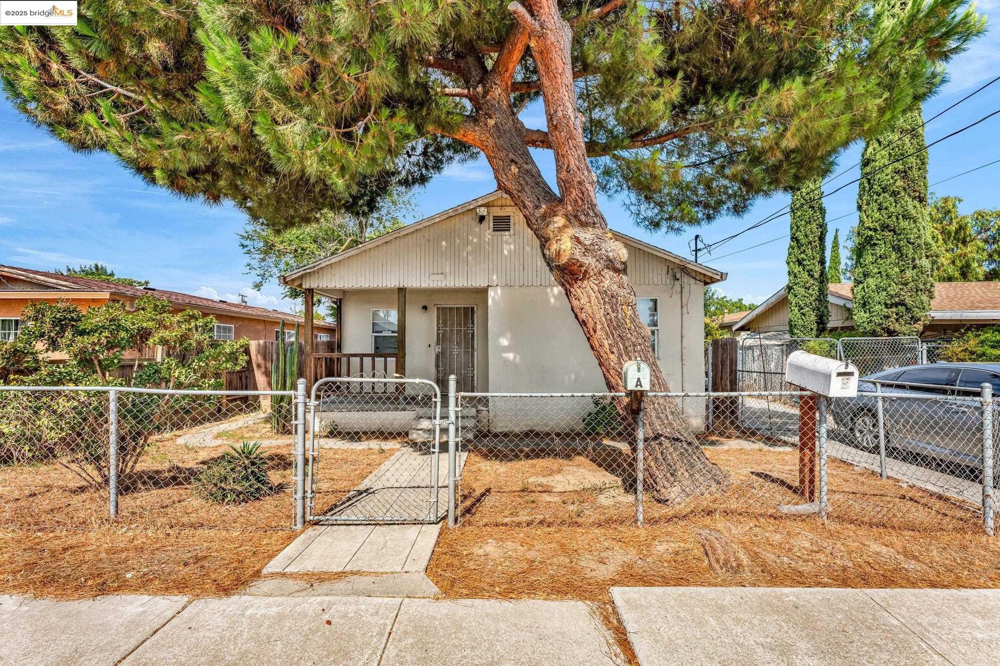Detail Gallery Image 1 of 1 For 159 Poinsettia Ave, Bay Point,  CA 94565 - 3 Beds | 2 Baths