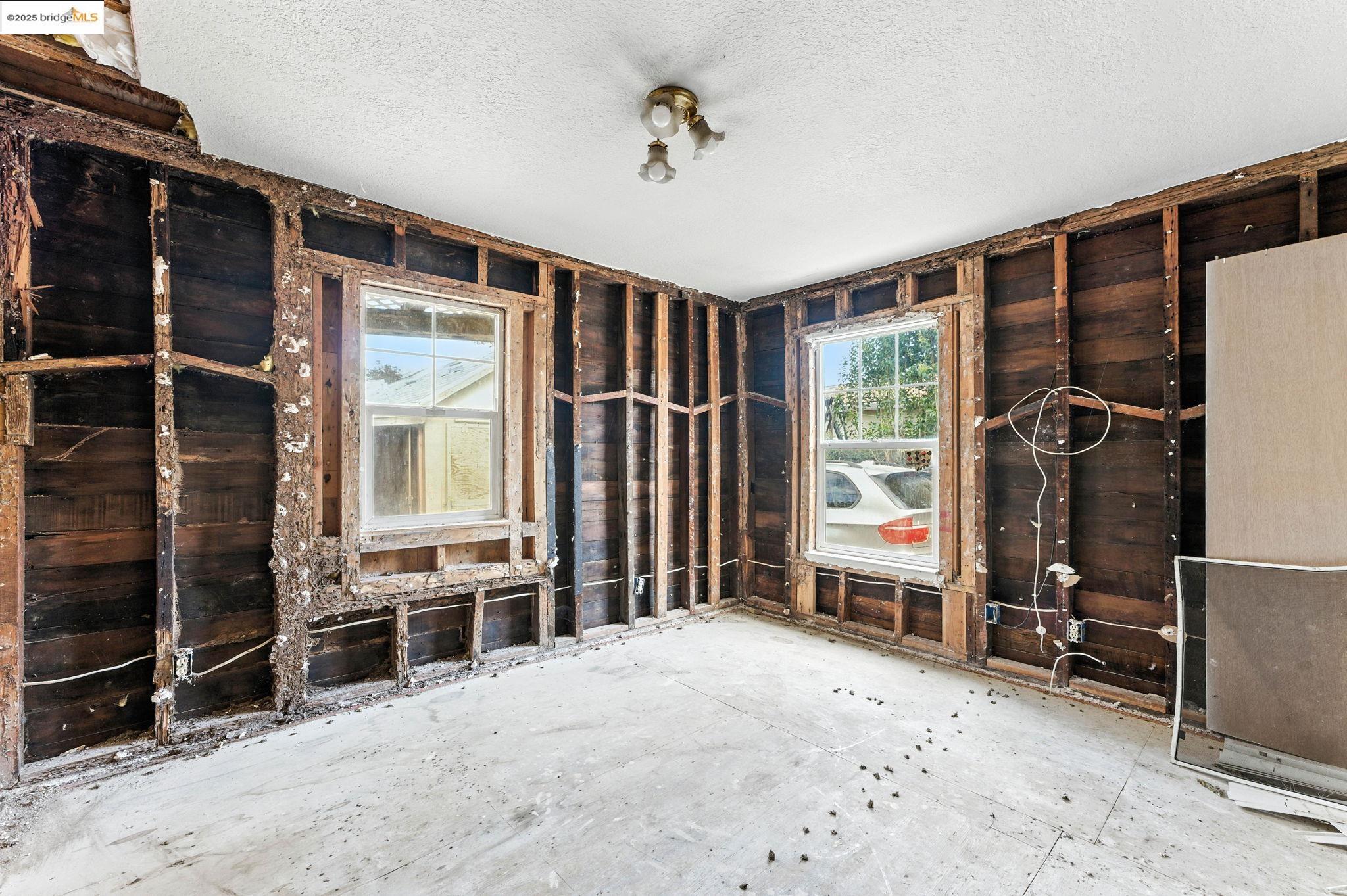 159 Poinsettia Ave, Bay Point, California 94565, 3 Bedrooms Bedrooms, 8 Rooms Rooms,2 BathroomsBathrooms,Residential,For Sale,159 Poinsettia Ave,41106836