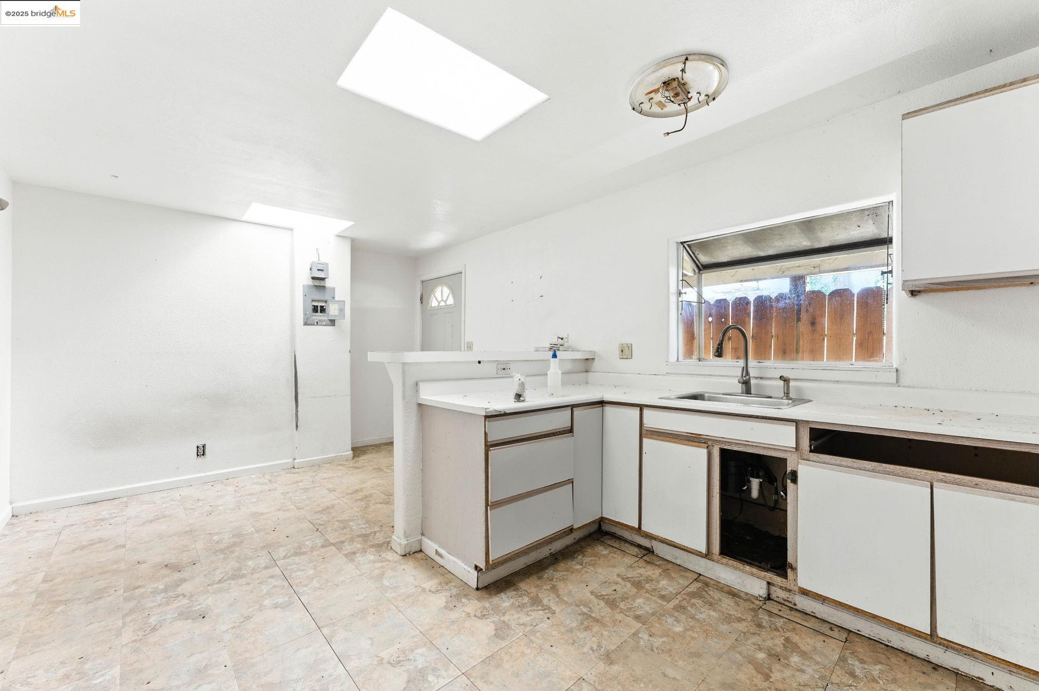 159 Poinsettia Ave, Bay Point, California 94565, 3 Bedrooms Bedrooms, 8 Rooms Rooms,2 BathroomsBathrooms,Residential,For Sale,159 Poinsettia Ave,41106836