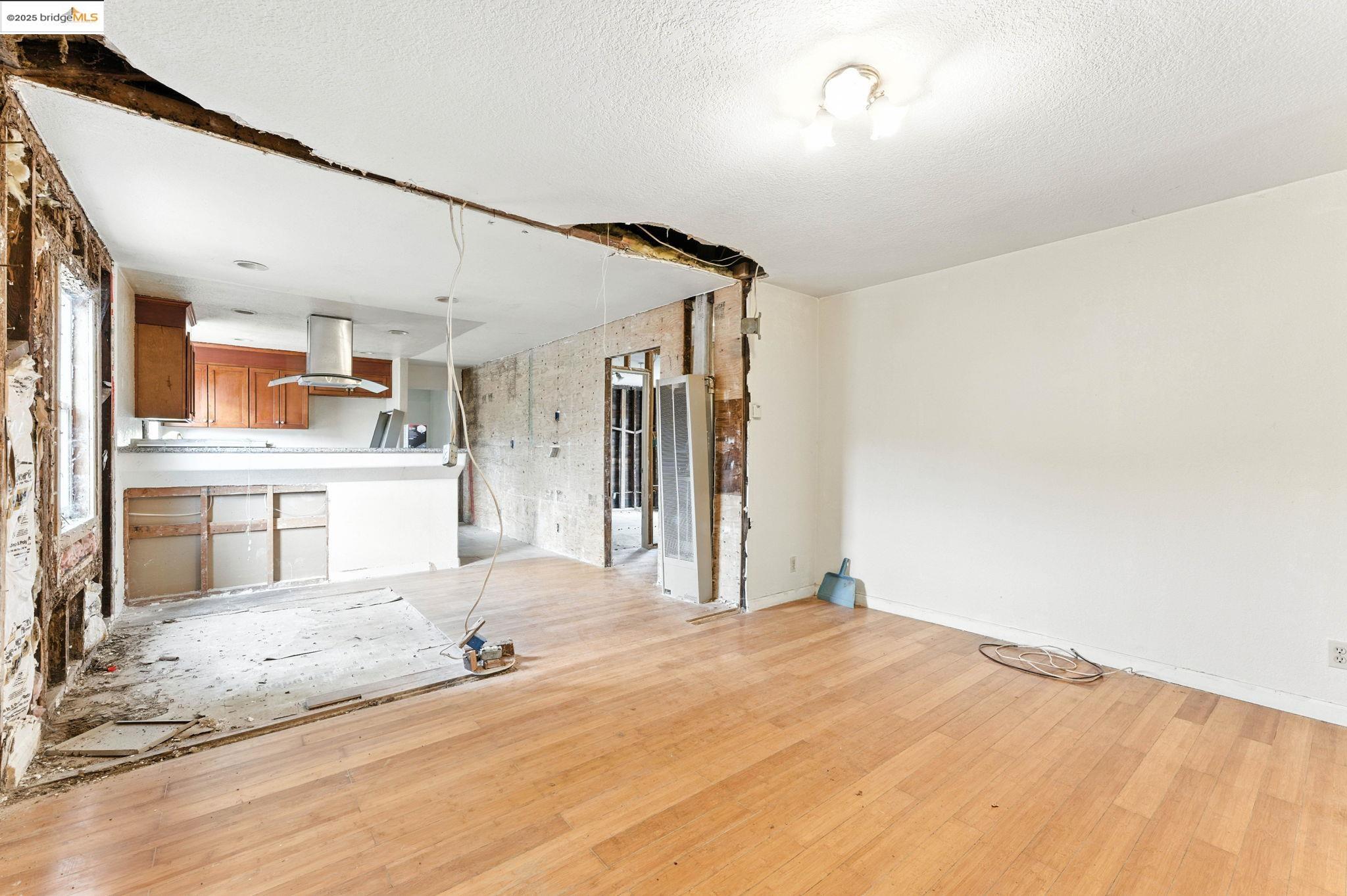 159 Poinsettia Ave, Bay Point, California 94565, 3 Bedrooms Bedrooms, 8 Rooms Rooms,2 BathroomsBathrooms,Residential,For Sale,159 Poinsettia Ave,41106836