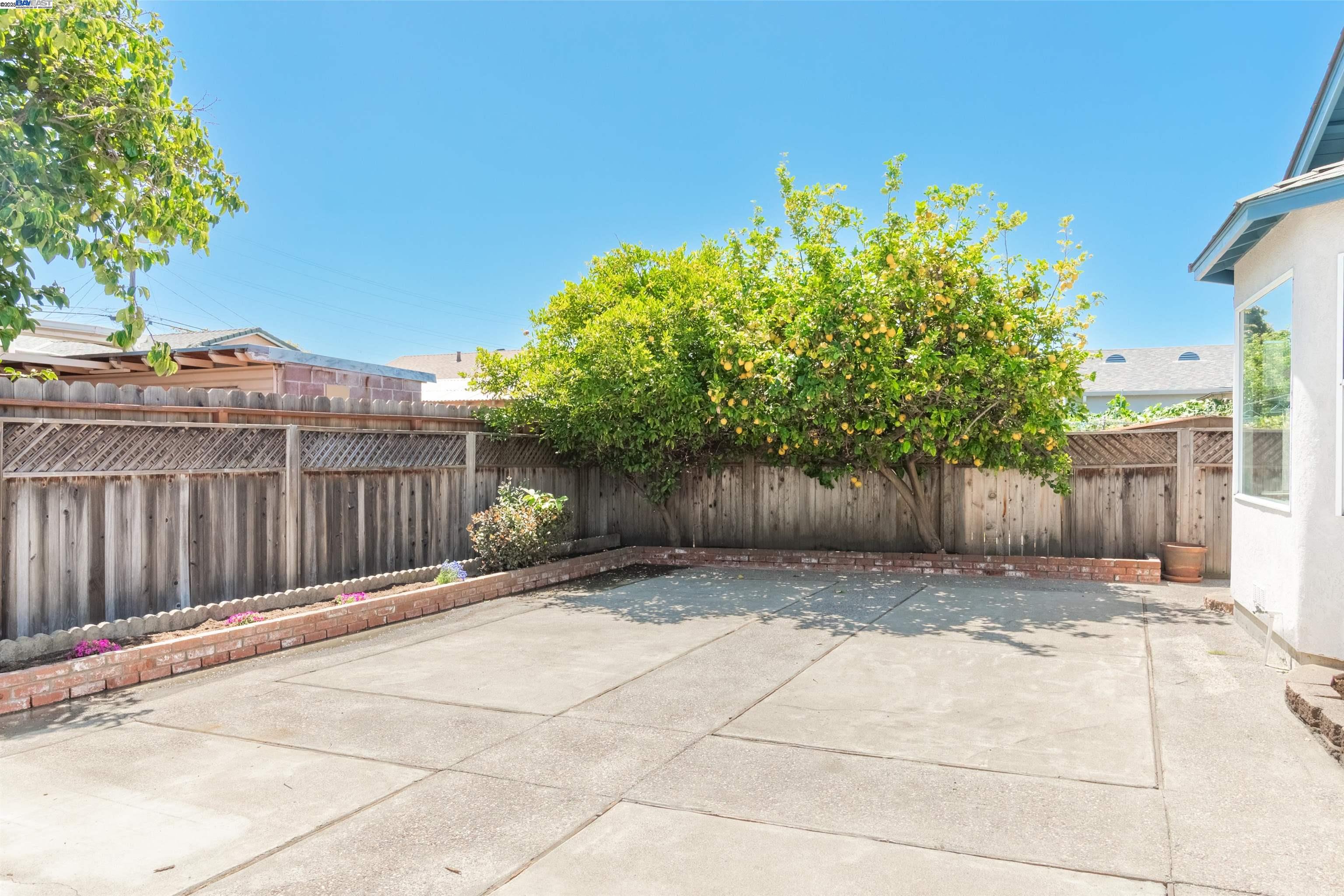 15308 Edgemoor St, San Leandro, California 94579, 3 Bedrooms Bedrooms, 7 Rooms Rooms,2 BathroomsBathrooms,Residential,For Sale,15308 Edgemoor St,41106837