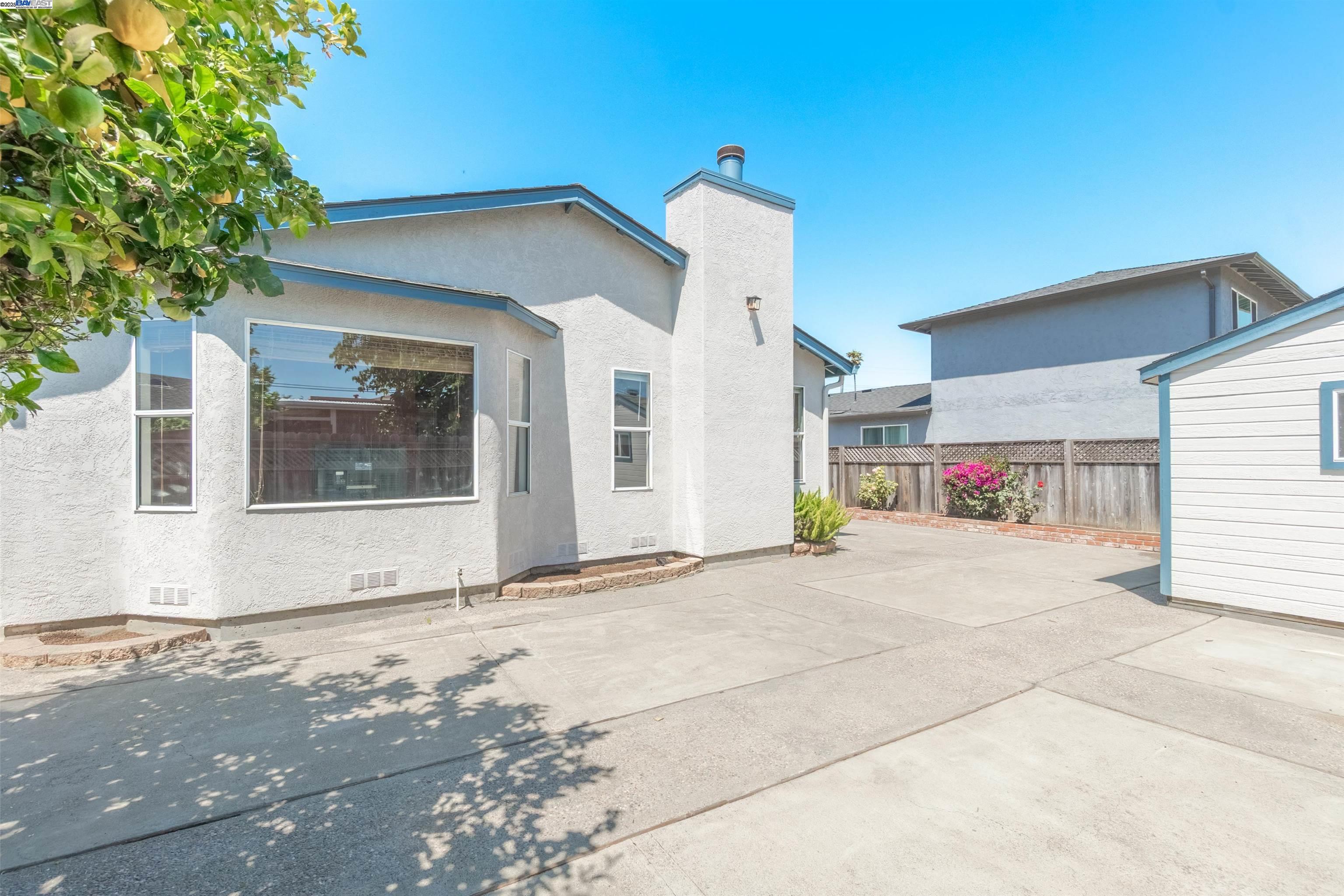 15308 Edgemoor St, San Leandro, California 94579, 3 Bedrooms Bedrooms, 7 Rooms Rooms,2 BathroomsBathrooms,Residential,For Sale,15308 Edgemoor St,41106837