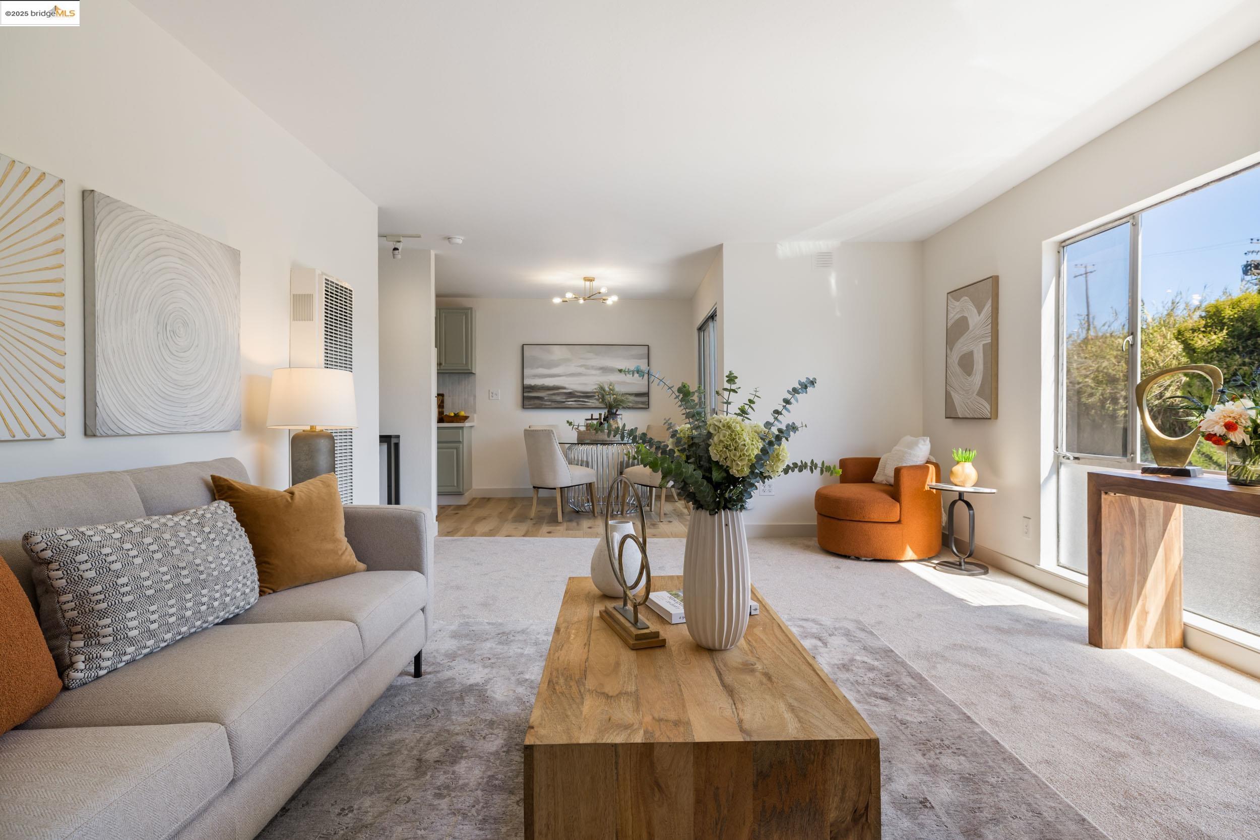3877 Howe St # 206, Oakland, California 94611, 2 Bedrooms Bedrooms, 4 Rooms Rooms,1 BathroomBathrooms,Residential,For Sale,3877 Howe St # 206,41106838