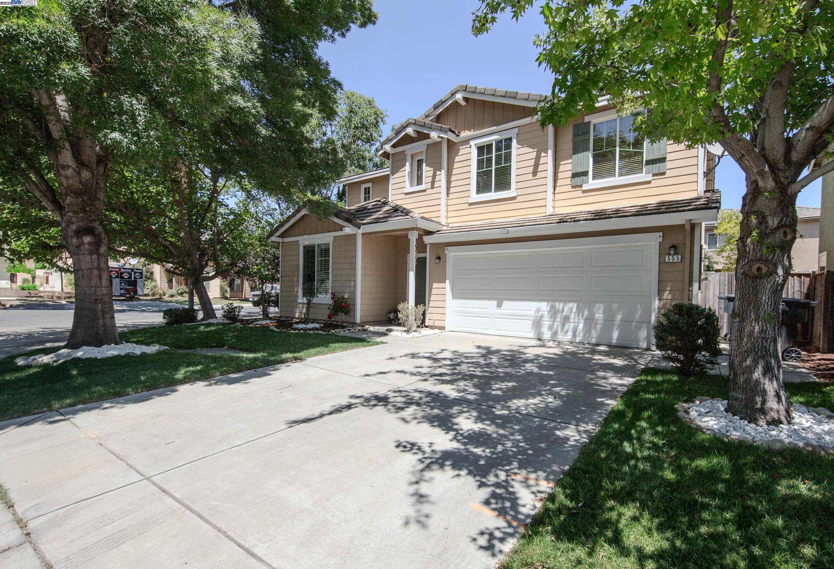 Detail Gallery Image 1 of 1 For 555 Centre Court Dr, Tracy,  CA 95376 - 4 Beds | 3 Baths