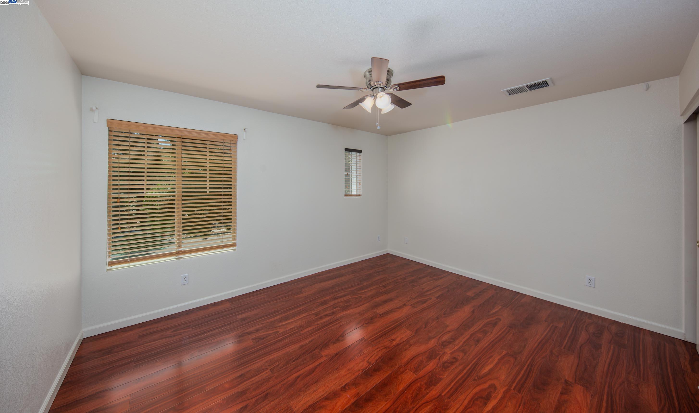 555 Centre Court Dr, Tracy, California 95376, 4 Bedrooms Bedrooms, 7 Rooms Rooms,3 BathroomsBathrooms,Residential,For Sale,555 Centre Court Dr,41106840