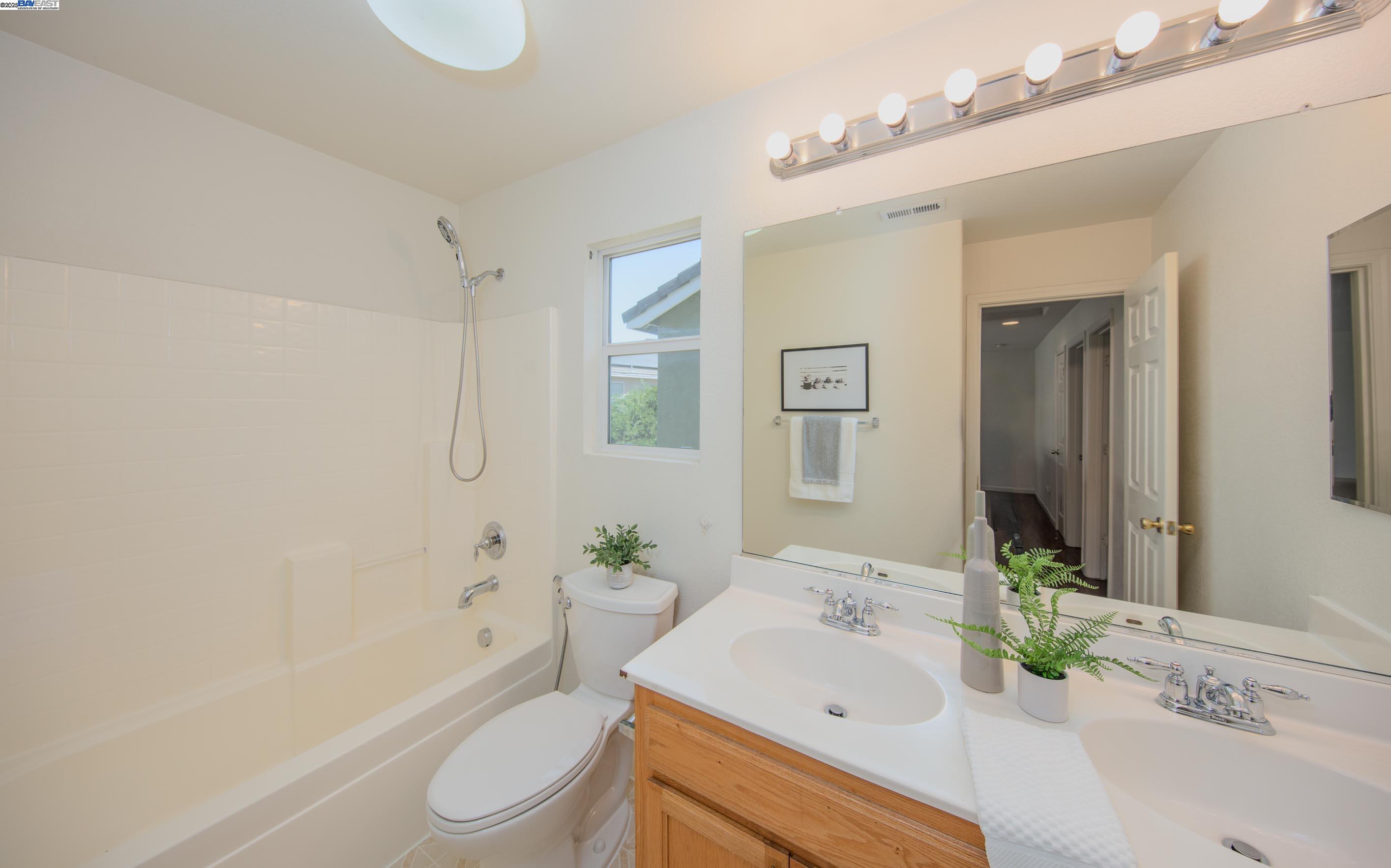 555 Centre Court Dr, Tracy, California 95376, 4 Bedrooms Bedrooms, 7 Rooms Rooms,3 BathroomsBathrooms,Residential,For Sale,555 Centre Court Dr,41106840
