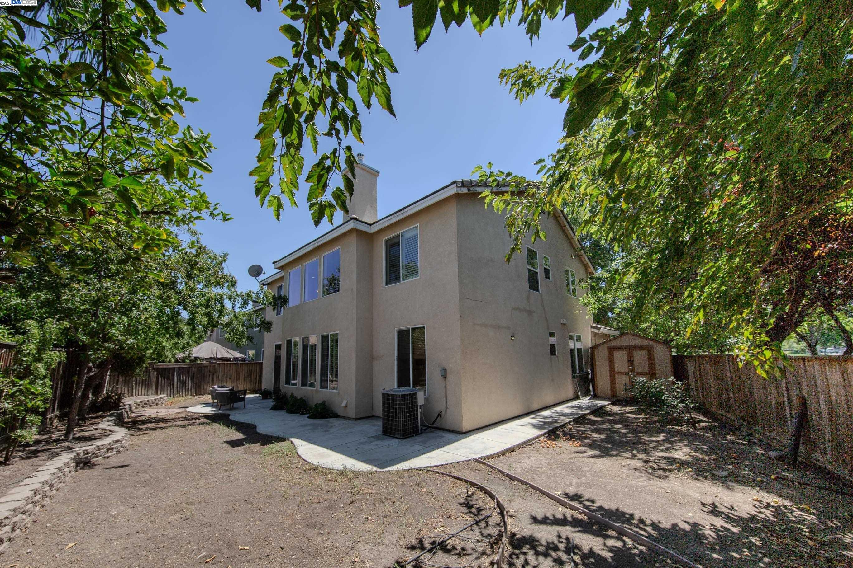 555 Centre Court Dr, Tracy, California 95376, 4 Bedrooms Bedrooms, 7 Rooms Rooms,3 BathroomsBathrooms,Residential,For Sale,555 Centre Court Dr,41106840
