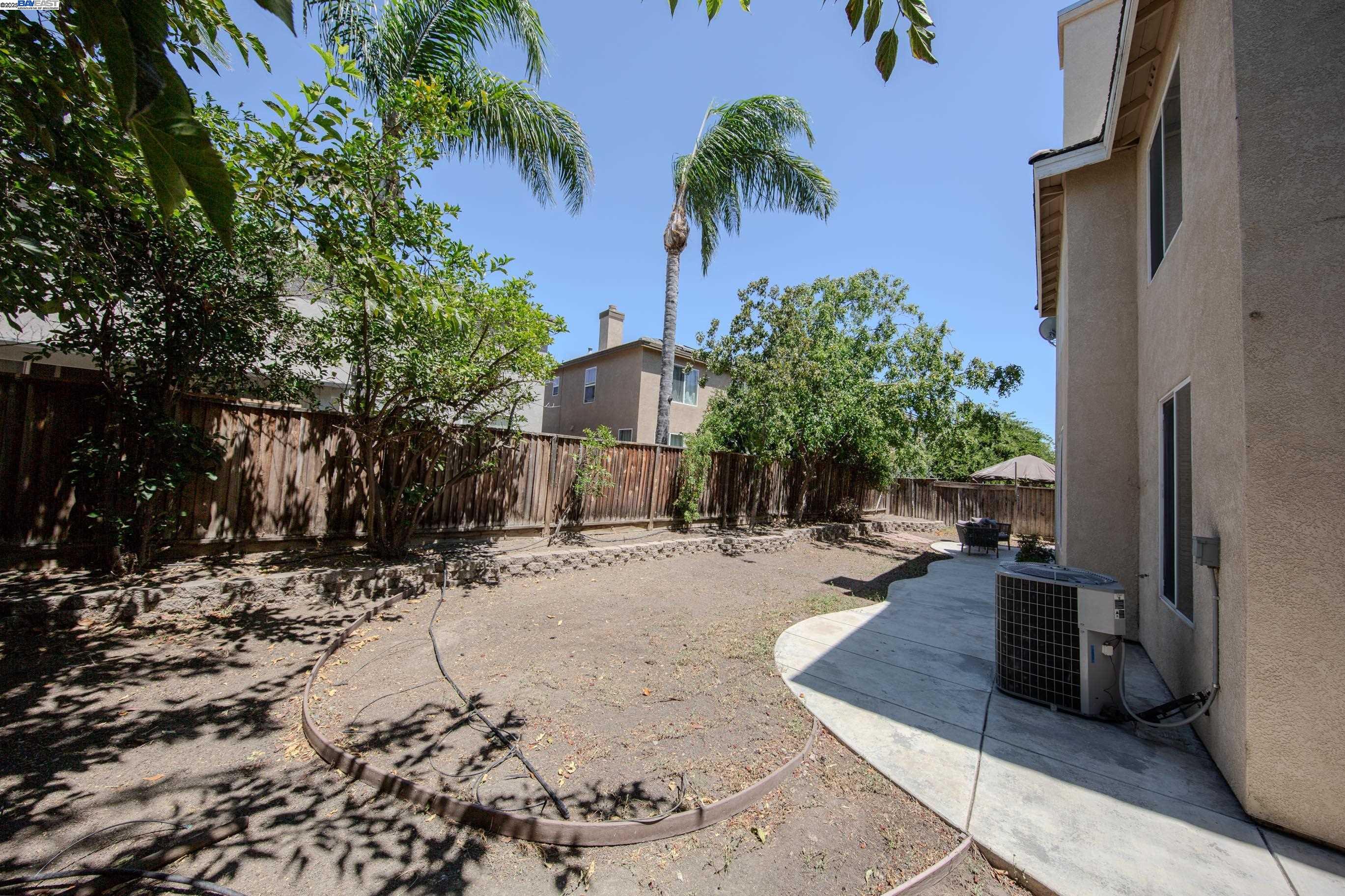 555 Centre Court Dr, Tracy, California 95376, 4 Bedrooms Bedrooms, 7 Rooms Rooms,3 BathroomsBathrooms,Residential,For Sale,555 Centre Court Dr,41106840
