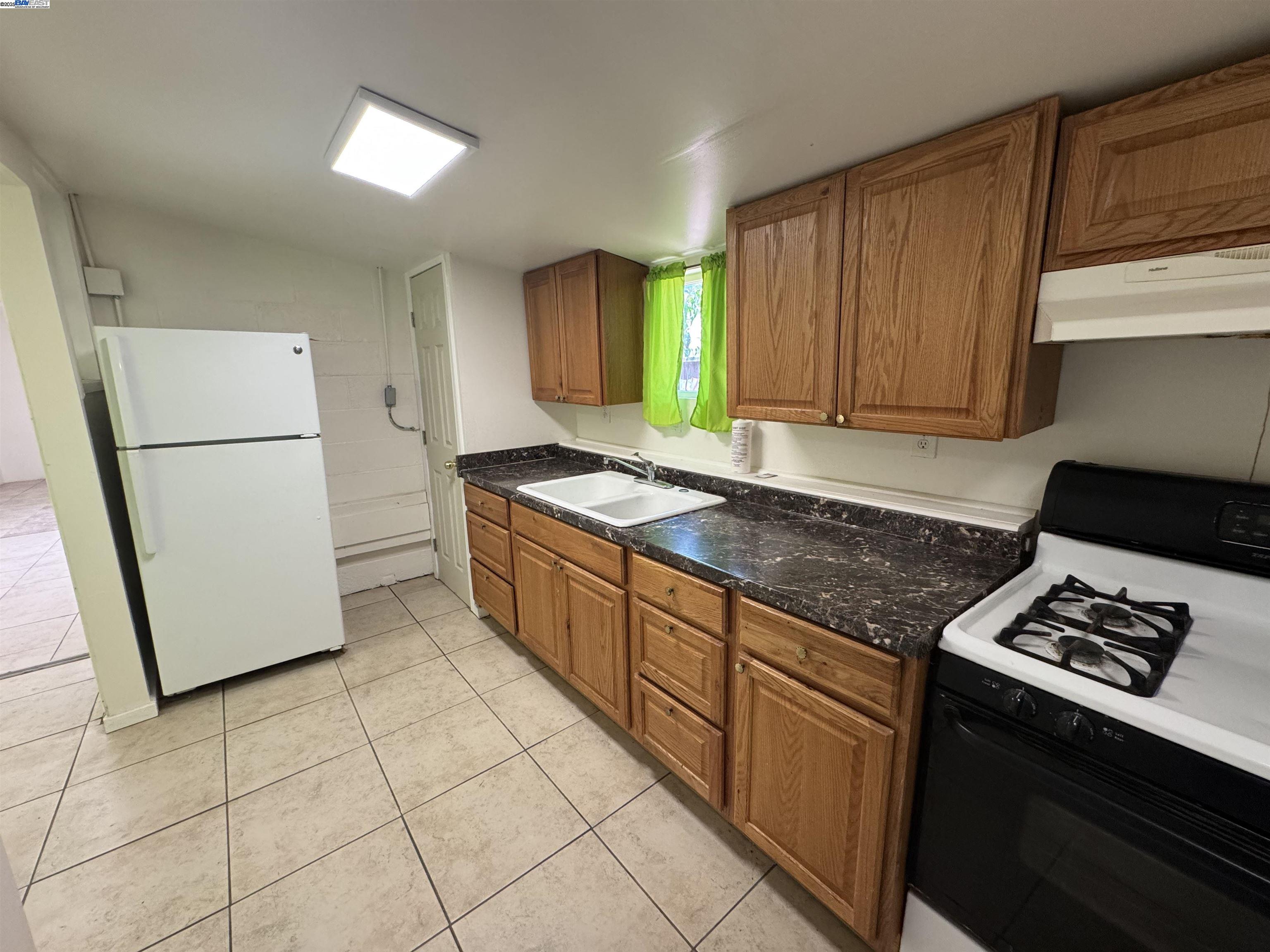 865 Old Canyon Road, Fremont, California 94536, 2 Bedrooms Bedrooms, 6 Rooms Rooms,1 BathroomBathrooms,Residential,For Sale,865 Old Canyon Road,41106841