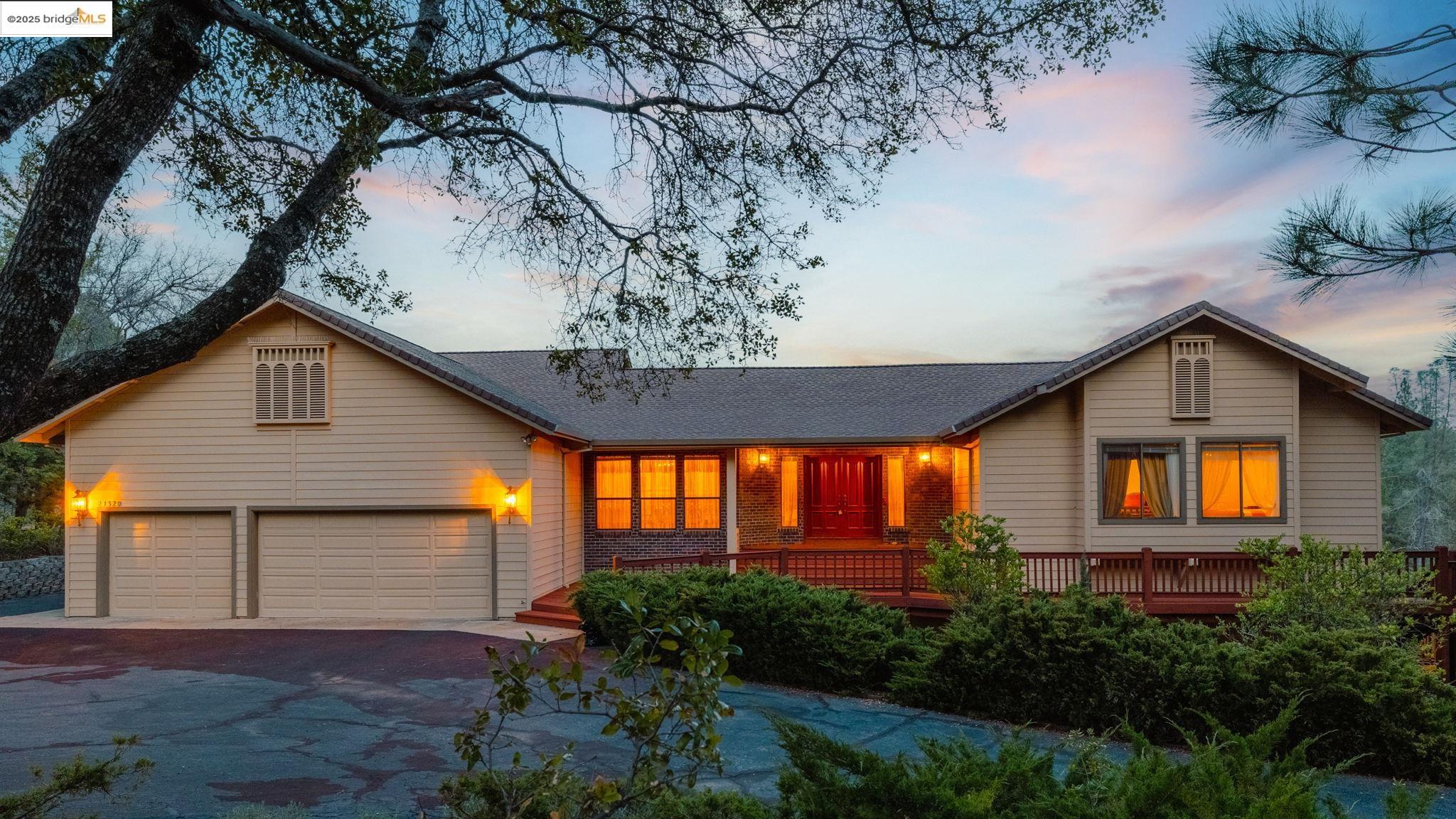 Detail Gallery Image 2 of 50 For 21320 Oneto Dr, Sonora,  CA 95370 - 3 Beds | 4 Baths