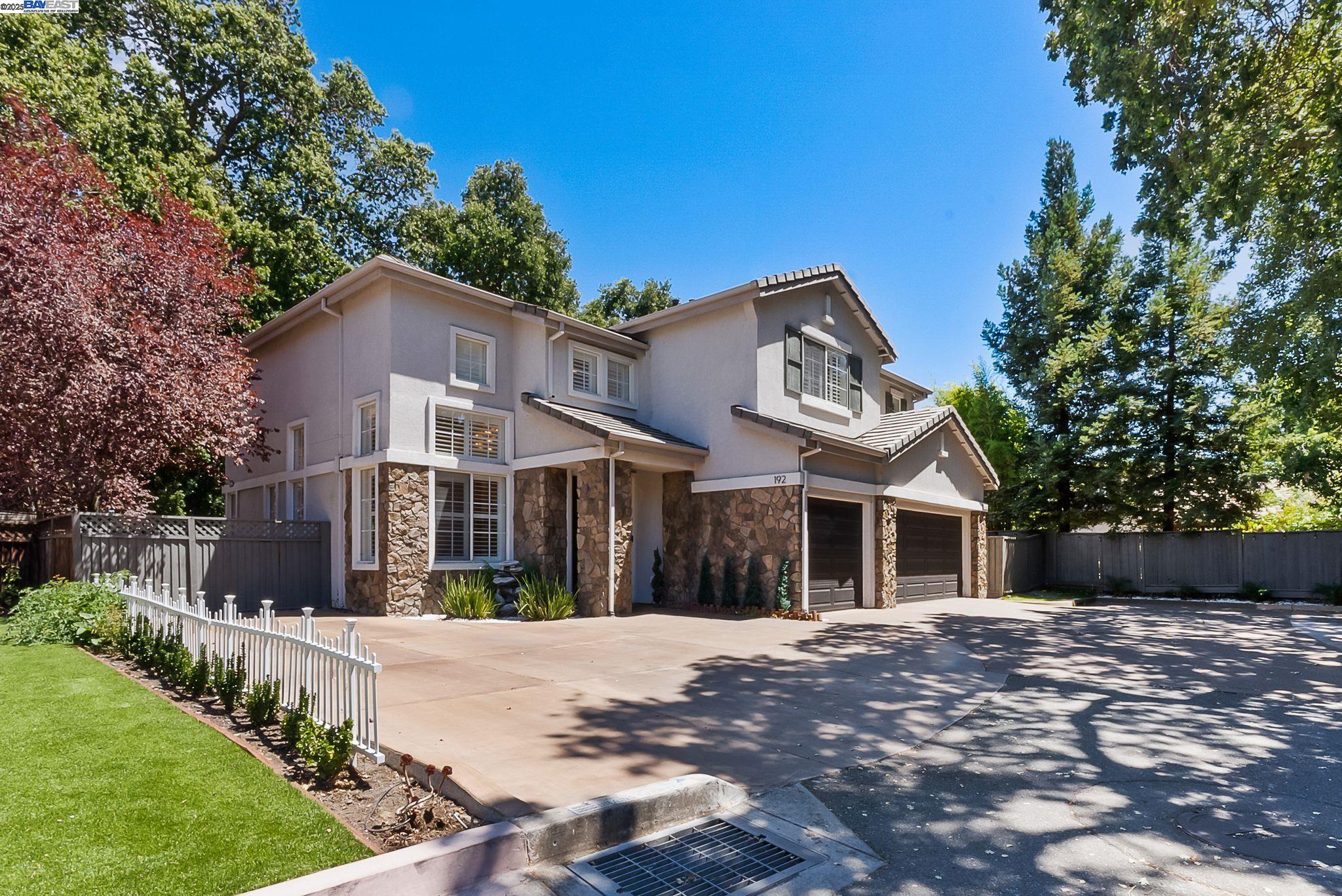 192 Mayhew Way, Walnut Creek, California 94597, 5 Bedrooms Bedrooms, 10 Rooms Rooms,3 BathroomsBathrooms,Residential,For Sale,192 Mayhew Way,41106843
