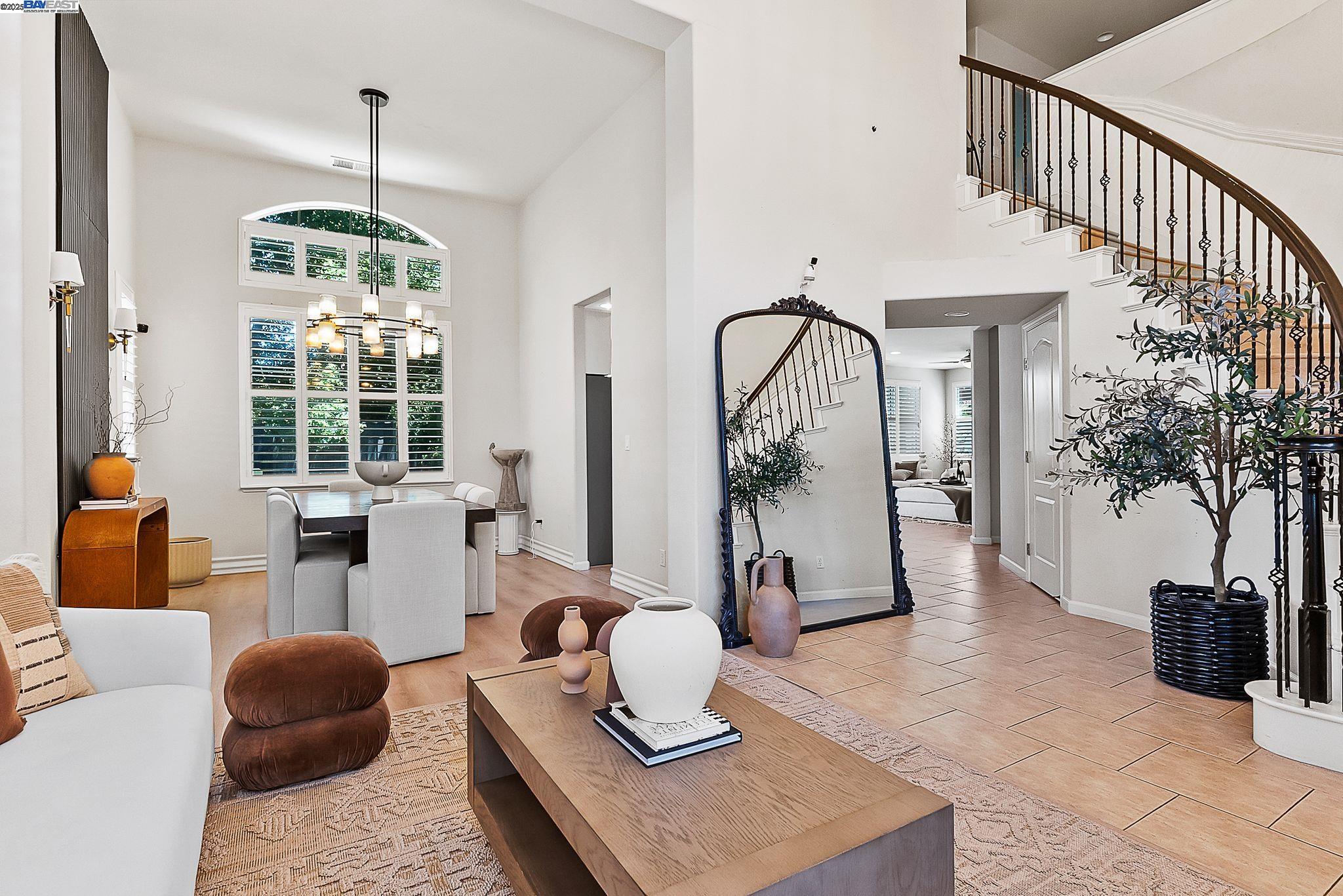 192 Mayhew Way, Walnut Creek, California 94597, 5 Bedrooms Bedrooms, 10 Rooms Rooms,3 BathroomsBathrooms,Residential,For Sale,192 Mayhew Way,41106843