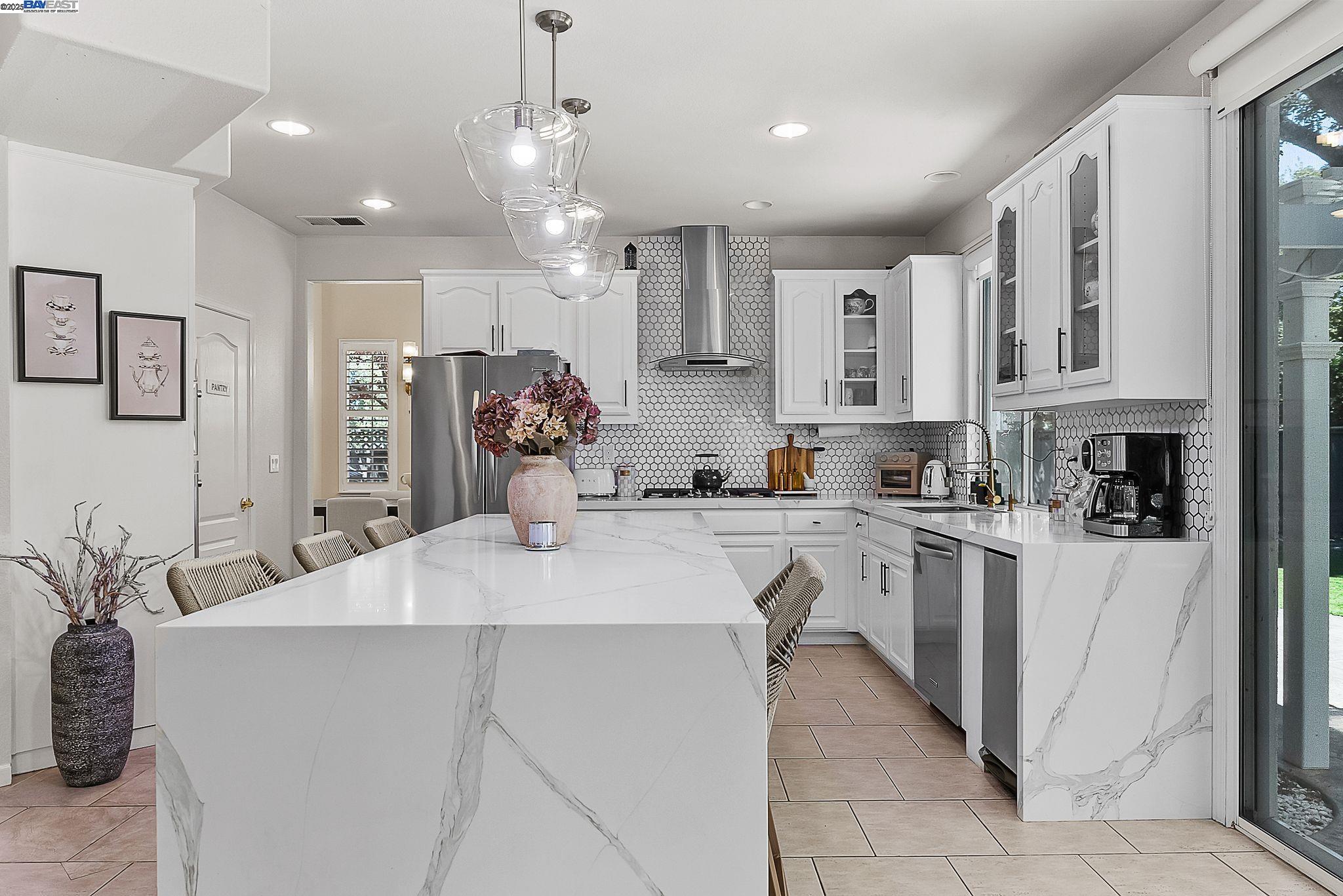 192 Mayhew Way, Walnut Creek, California 94597, 5 Bedrooms Bedrooms, 10 Rooms Rooms,3 BathroomsBathrooms,Residential,For Sale,192 Mayhew Way,41106843