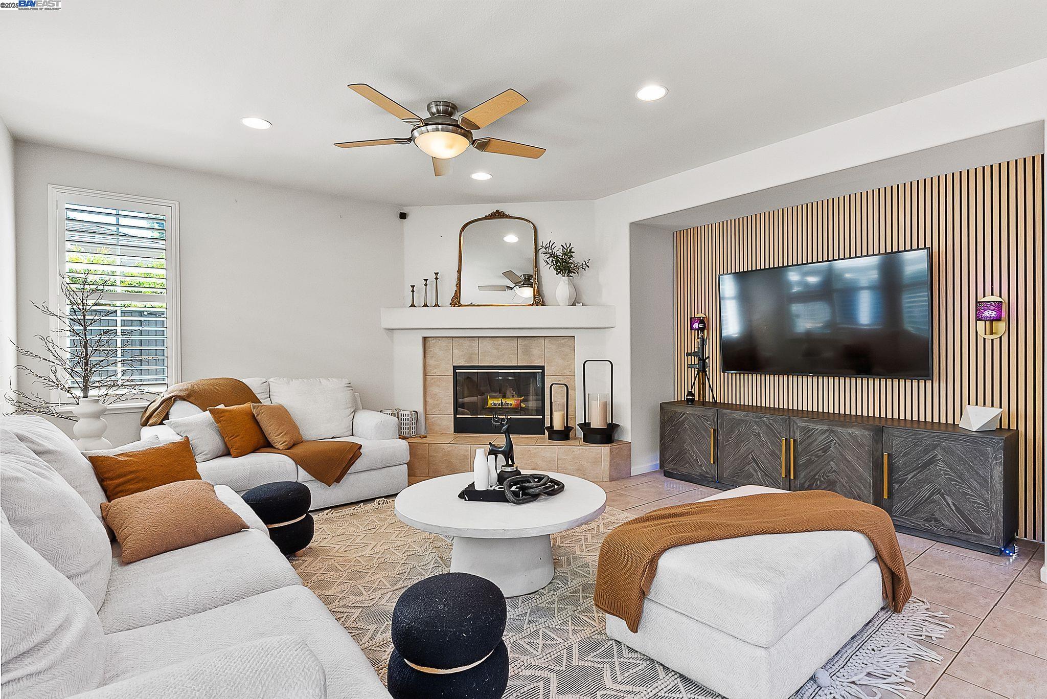192 Mayhew Way, Walnut Creek, California 94597, 5 Bedrooms Bedrooms, 10 Rooms Rooms,3 BathroomsBathrooms,Residential,For Sale,192 Mayhew Way,41106843