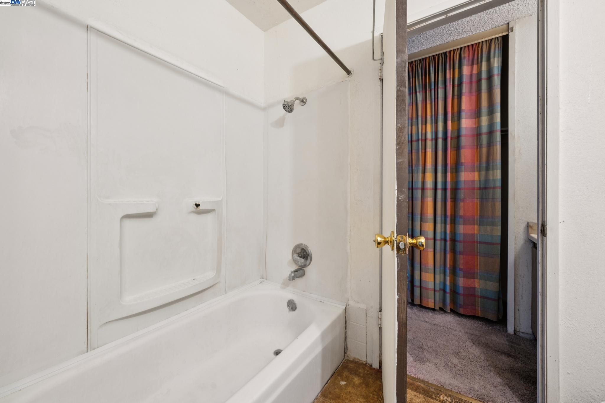 220 PEMBROKE DRIVE, Vallejo, California 94589, 3 Bedrooms Bedrooms, 6 Rooms Rooms,1 BathroomBathrooms,Residential,For Sale,220 PEMBROKE DRIVE,41106845