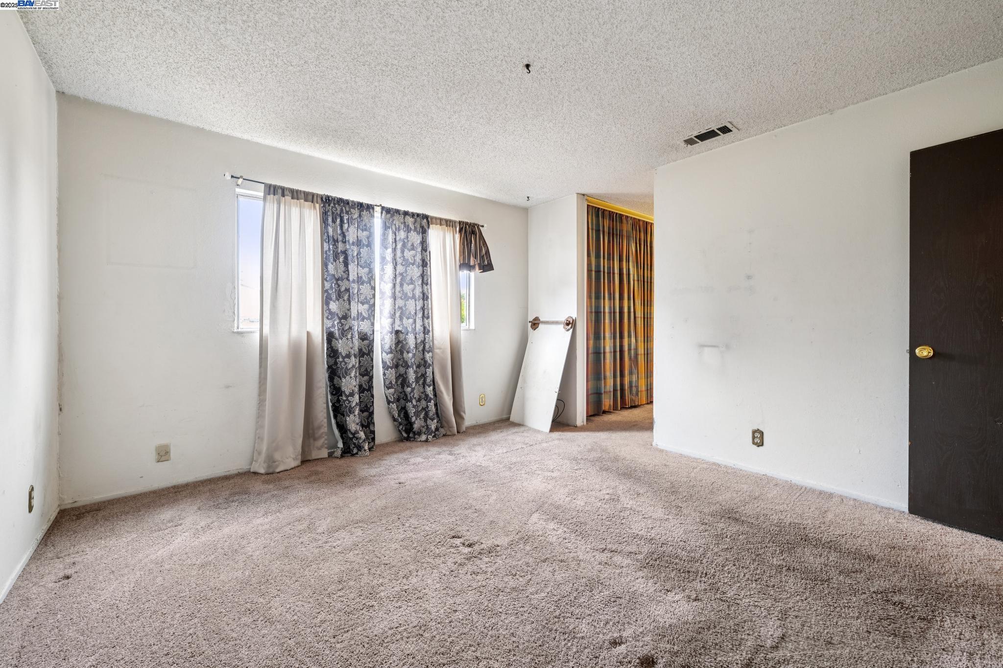 220 PEMBROKE DRIVE, Vallejo, California 94589, 3 Bedrooms Bedrooms, 6 Rooms Rooms,1 BathroomBathrooms,Residential,For Sale,220 PEMBROKE DRIVE,41106845