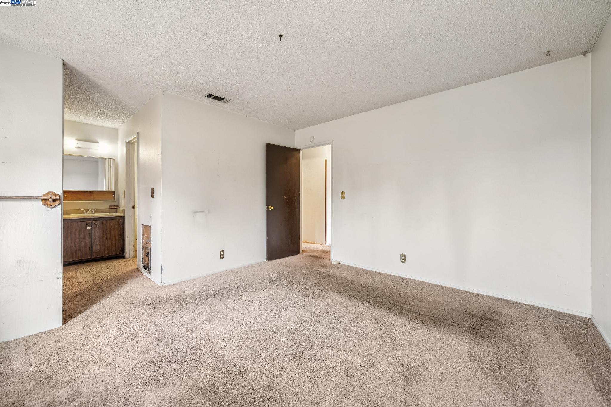 220 PEMBROKE DRIVE, Vallejo, California 94589, 3 Bedrooms Bedrooms, 6 Rooms Rooms,1 BathroomBathrooms,Residential,For Sale,220 PEMBROKE DRIVE,41106845