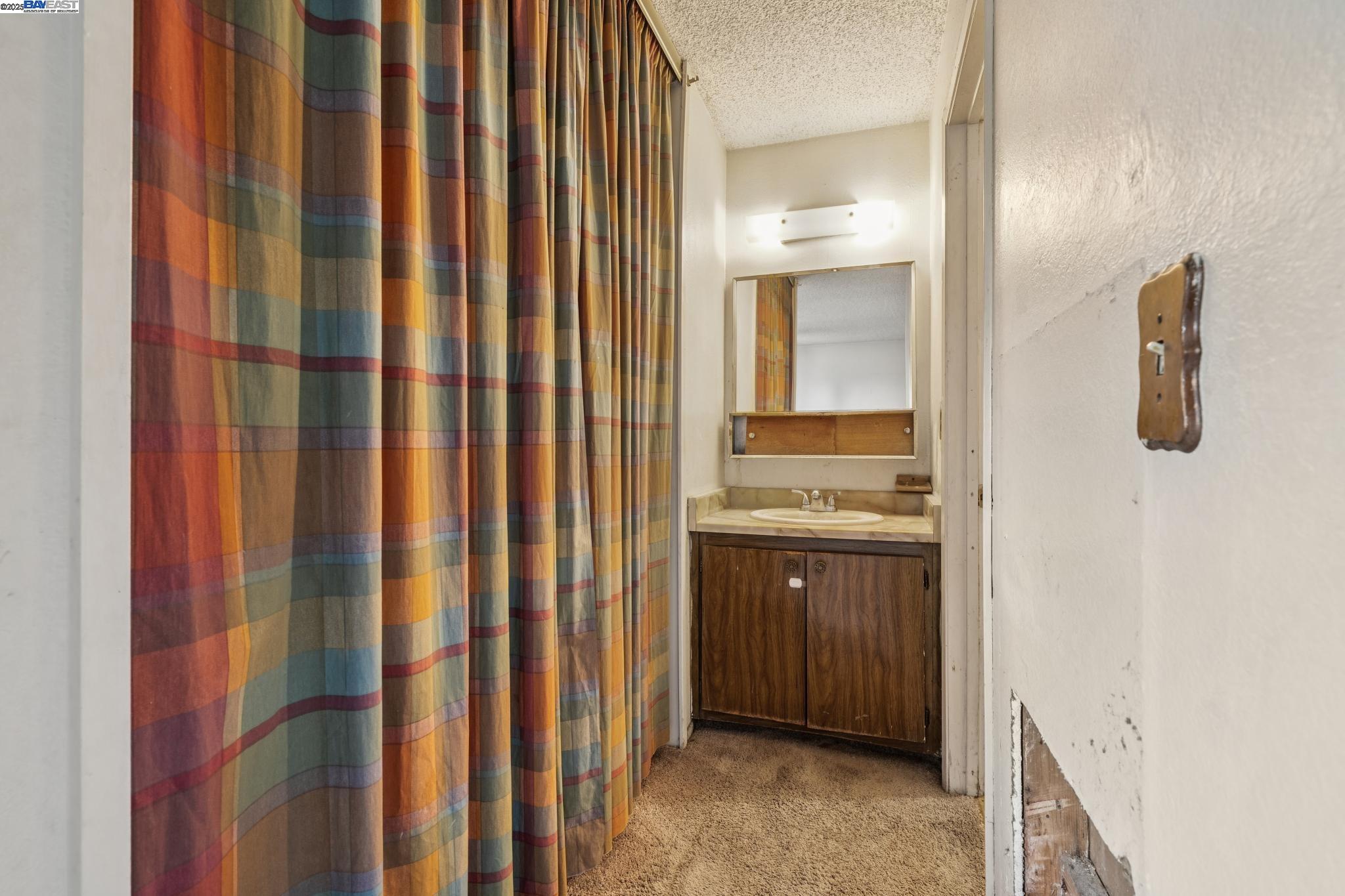 220 PEMBROKE DRIVE, Vallejo, California 94589, 3 Bedrooms Bedrooms, 6 Rooms Rooms,1 BathroomBathrooms,Residential,For Sale,220 PEMBROKE DRIVE,41106845