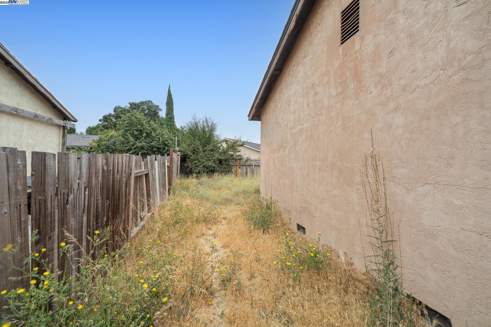 220 PEMBROKE DRIVE, Vallejo, California 94589, 3 Bedrooms Bedrooms, 6 Rooms Rooms,1 BathroomBathrooms,Residential,For Sale,220 PEMBROKE DRIVE,41106845