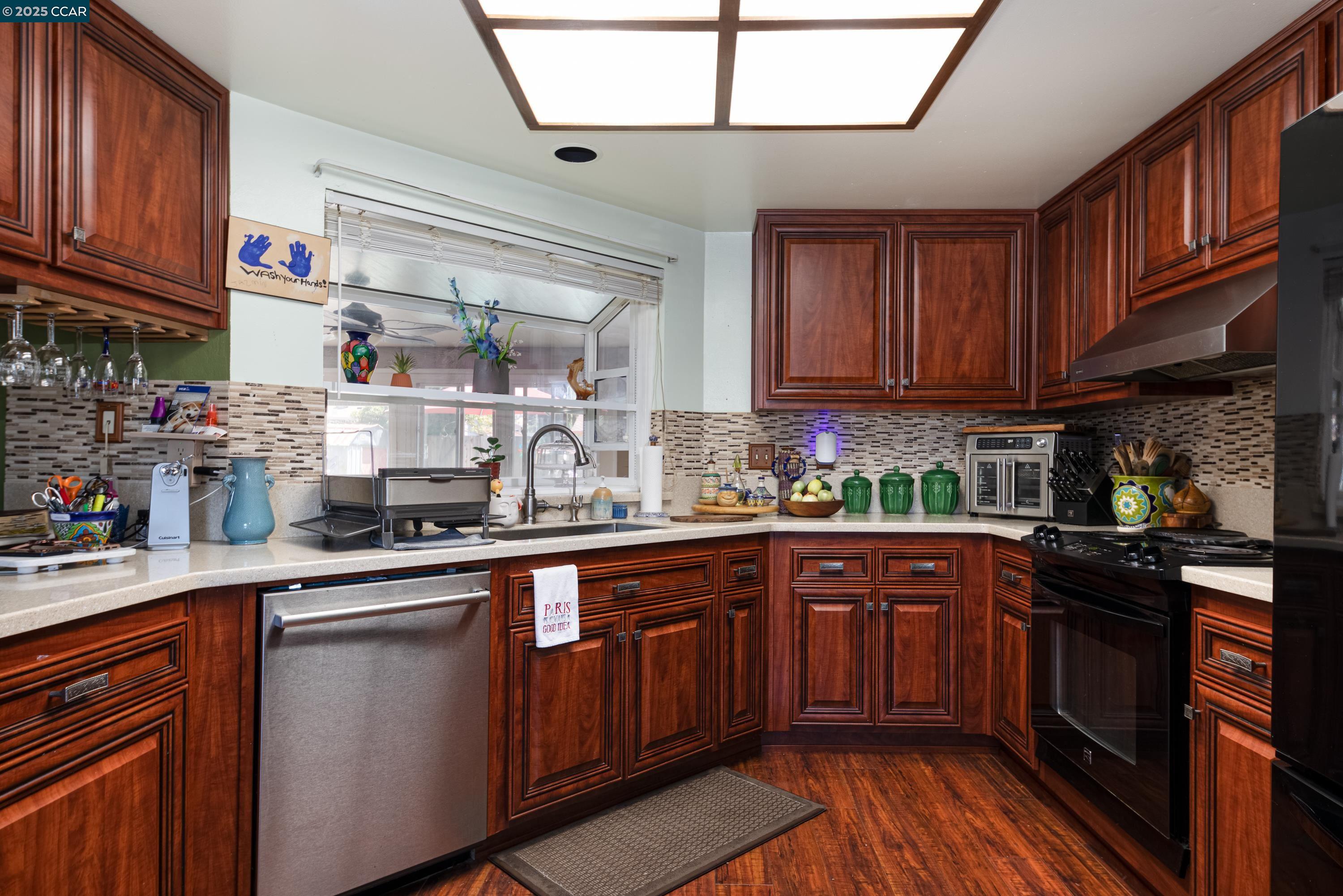 1456 Mondana Pl, Pittsburg, California 94565, 4 Bedrooms Bedrooms, 9 Rooms Rooms,2 BathroomsBathrooms,Residential,For Sale,1456 Mondana Pl,41106850