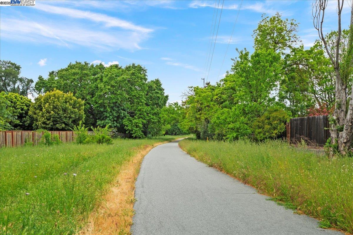 112 Baldwin Dr, Danville, California 94526, 3 Bedrooms Bedrooms, 9 Rooms Rooms,2 BathroomsBathrooms,Residential,For Sale,112 Baldwin Dr,41106852