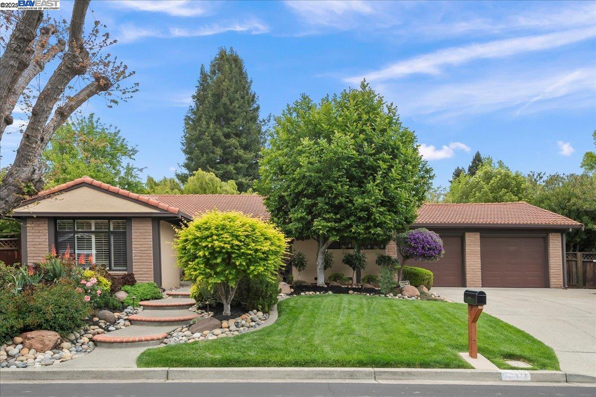 112 Baldwin Dr, Danville, California 94526, 3 Bedrooms Bedrooms, 9 Rooms Rooms,2 BathroomsBathrooms,Residential,For Sale,112 Baldwin Dr,41106852