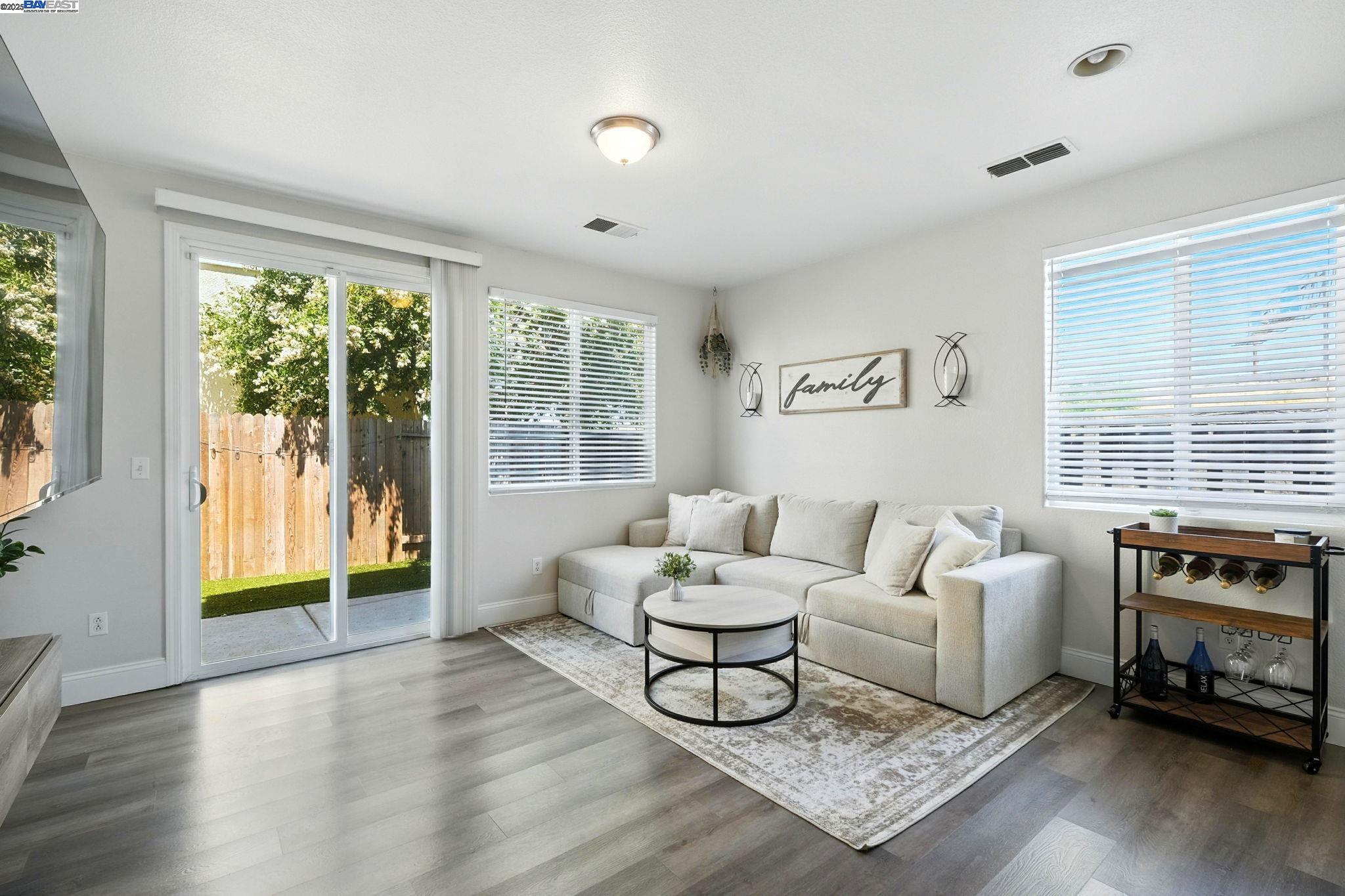 2501 Aimonetti ave, Sacramento, California 95833, 2 Bedrooms Bedrooms, 4 Rooms Rooms,2 BathroomsBathrooms,Residential,For Sale,2501 Aimonetti ave,41106853
