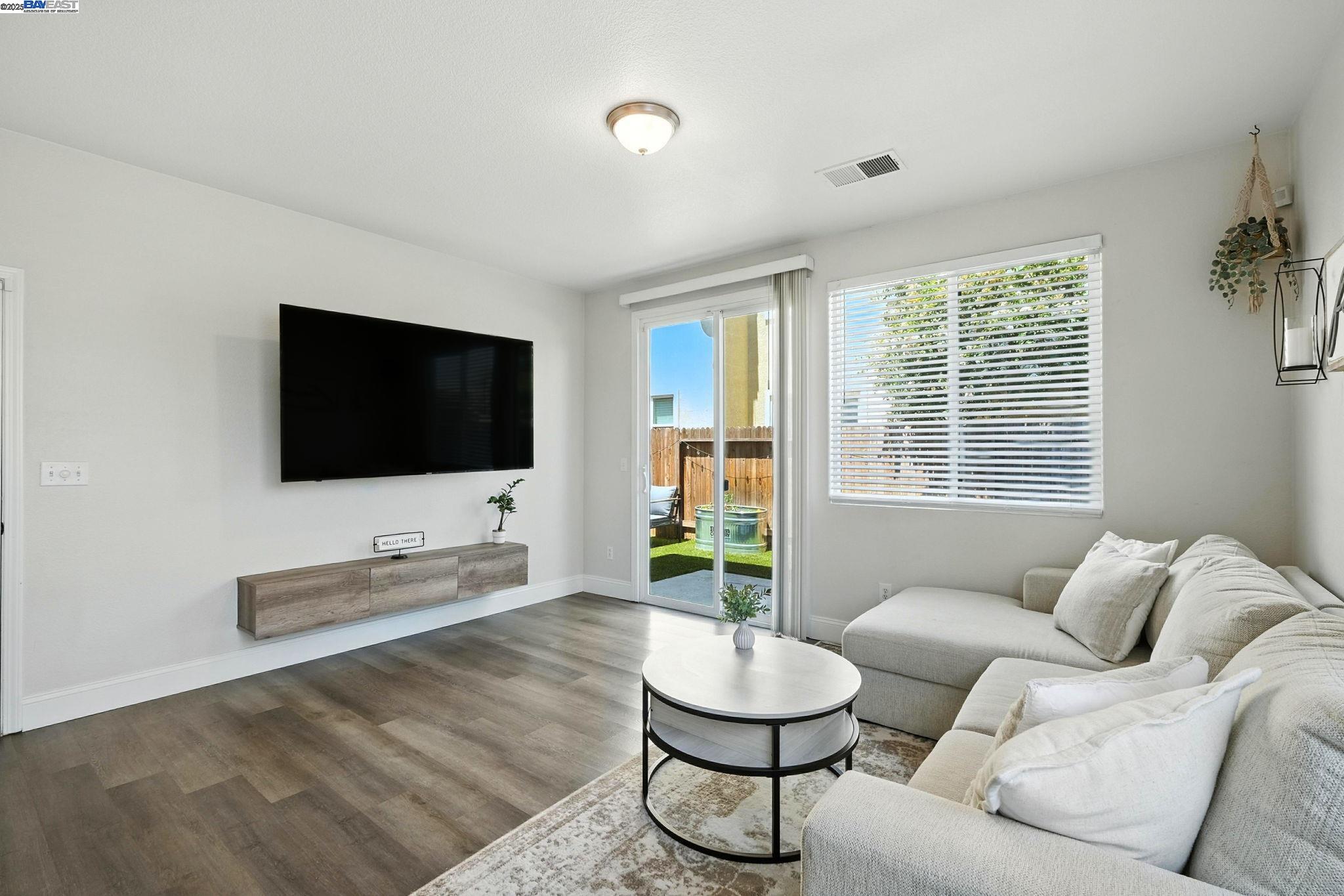 2501 Aimonetti ave, Sacramento, California 95833, 2 Bedrooms Bedrooms, 4 Rooms Rooms,2 BathroomsBathrooms,Residential,For Sale,2501 Aimonetti ave,41106853