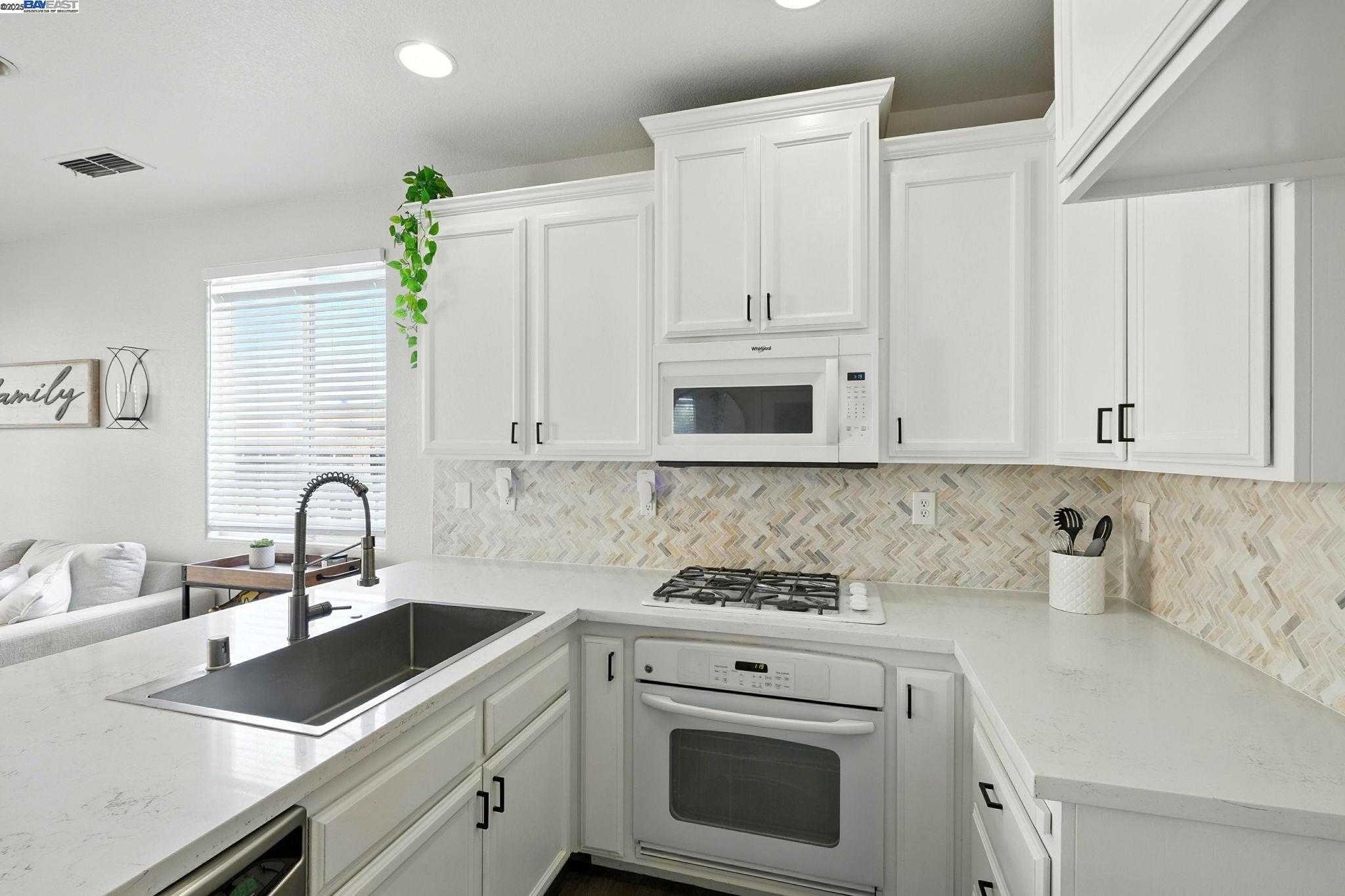 2501 Aimonetti ave, Sacramento, California 95833, 2 Bedrooms Bedrooms, 4 Rooms Rooms,2 BathroomsBathrooms,Residential,For Sale,2501 Aimonetti ave,41106853