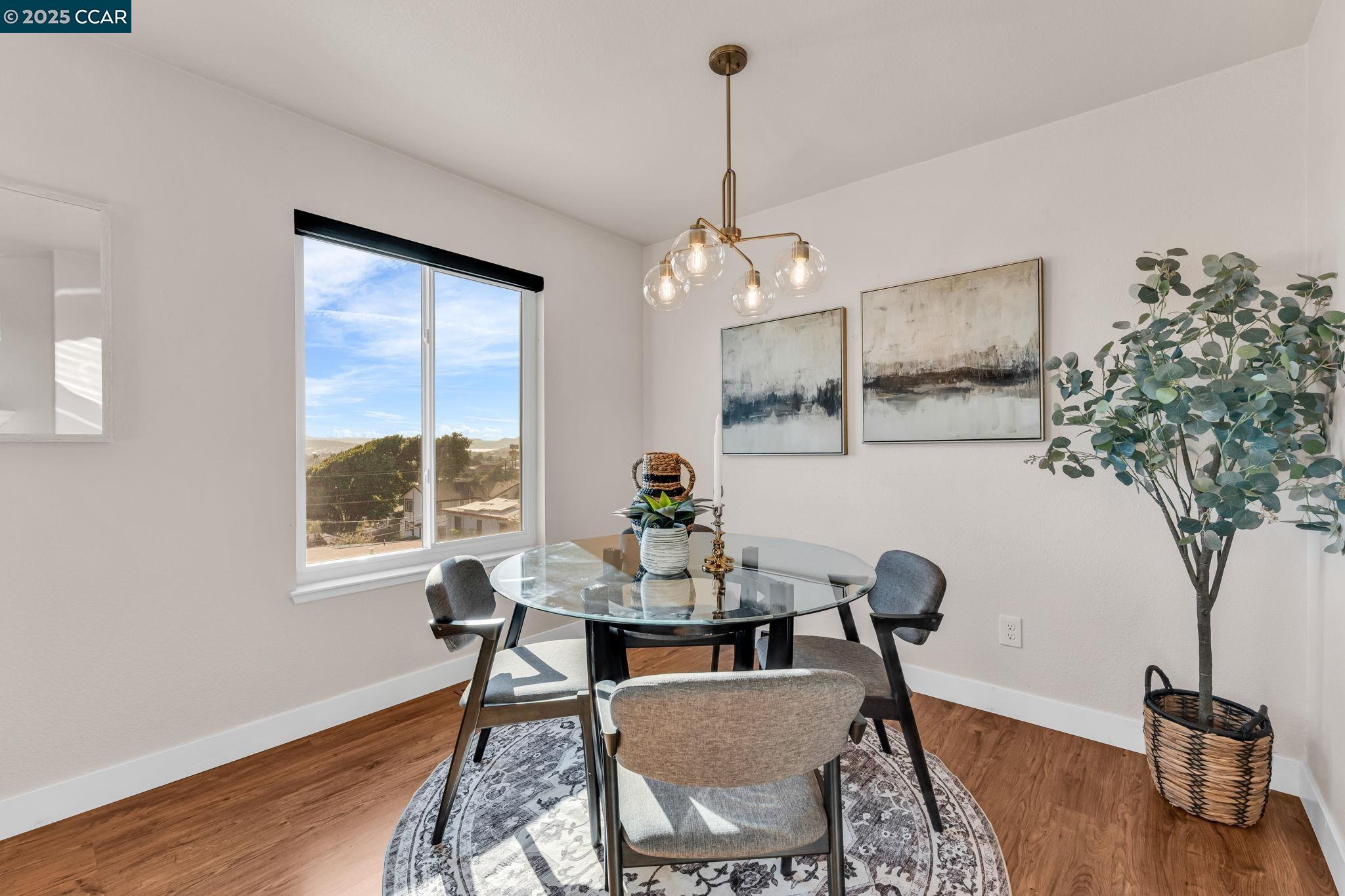 122 Alpine Ct, San Pablo, California 94806, 3 Bedrooms Bedrooms, 9 Rooms Rooms,2 BathroomsBathrooms,Residential,For Sale,122 Alpine Ct,41106854
