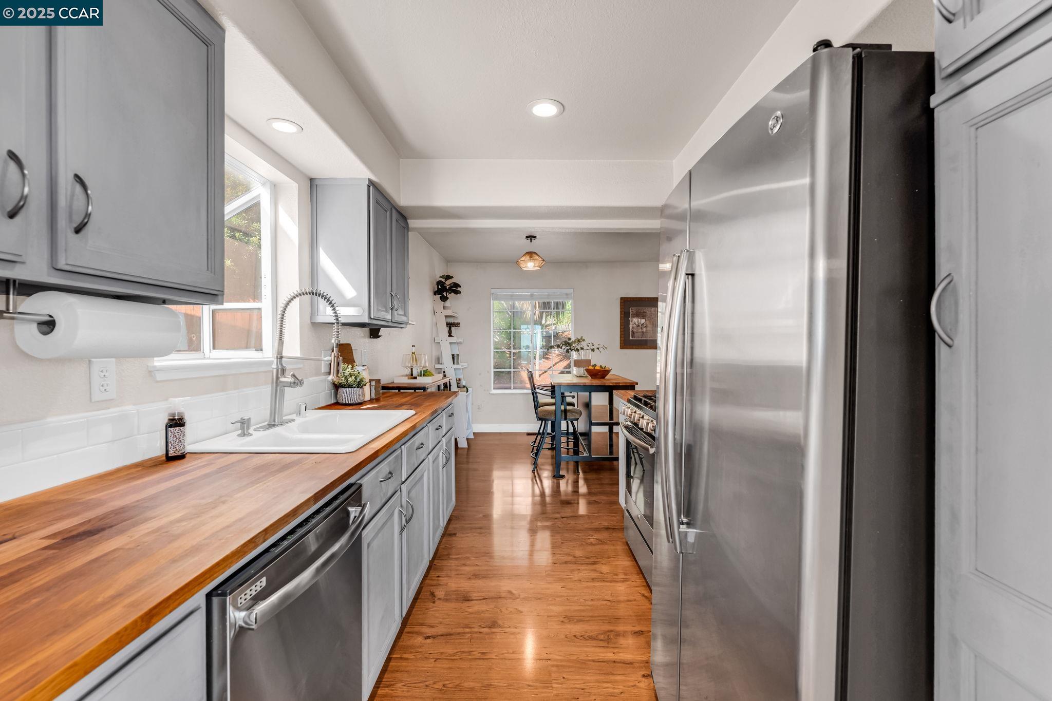 122 Alpine Ct, San Pablo, California 94806, 3 Bedrooms Bedrooms, 9 Rooms Rooms,2 BathroomsBathrooms,Residential,For Sale,122 Alpine Ct,41106854