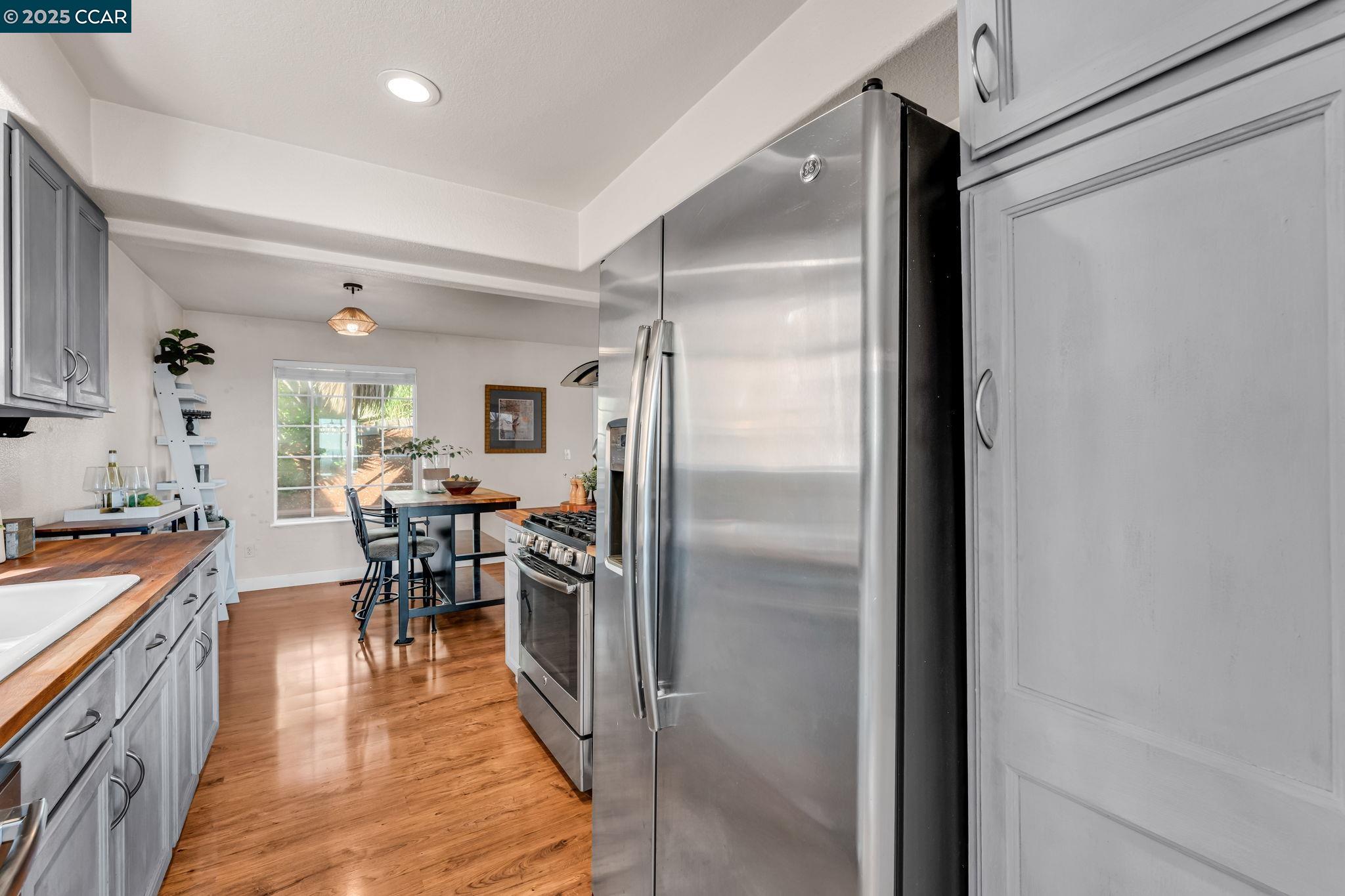 122 Alpine Ct, San Pablo, California 94806, 3 Bedrooms Bedrooms, 9 Rooms Rooms,2 BathroomsBathrooms,Residential,For Sale,122 Alpine Ct,41106854