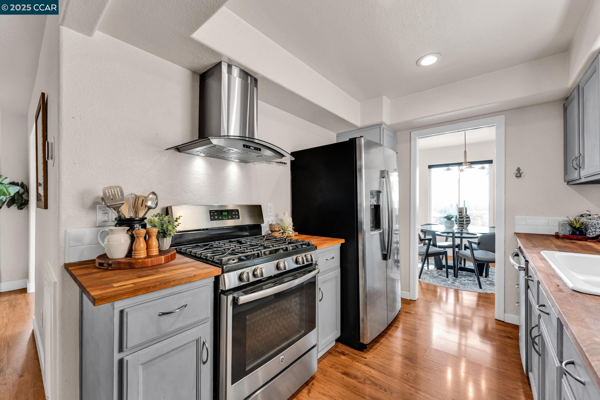 122 Alpine Ct, San Pablo, California 94806, 3 Bedrooms Bedrooms, 9 Rooms Rooms,2 BathroomsBathrooms,Residential,For Sale,122 Alpine Ct,41106854