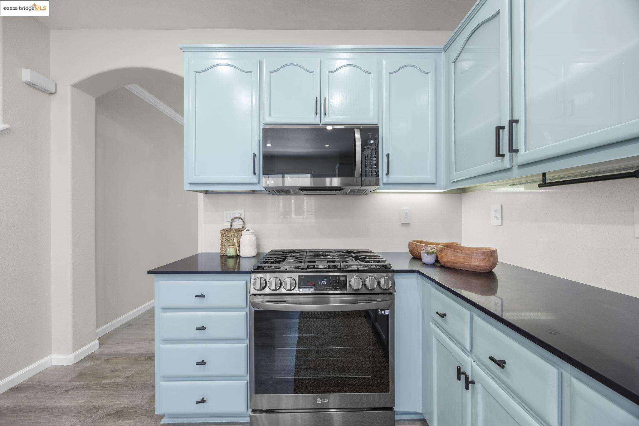Detail Gallery Image 9 of 50 For 8892 Bellina Commons, Dublin,  CA 94566 - 3 Beds | 2/1 Baths