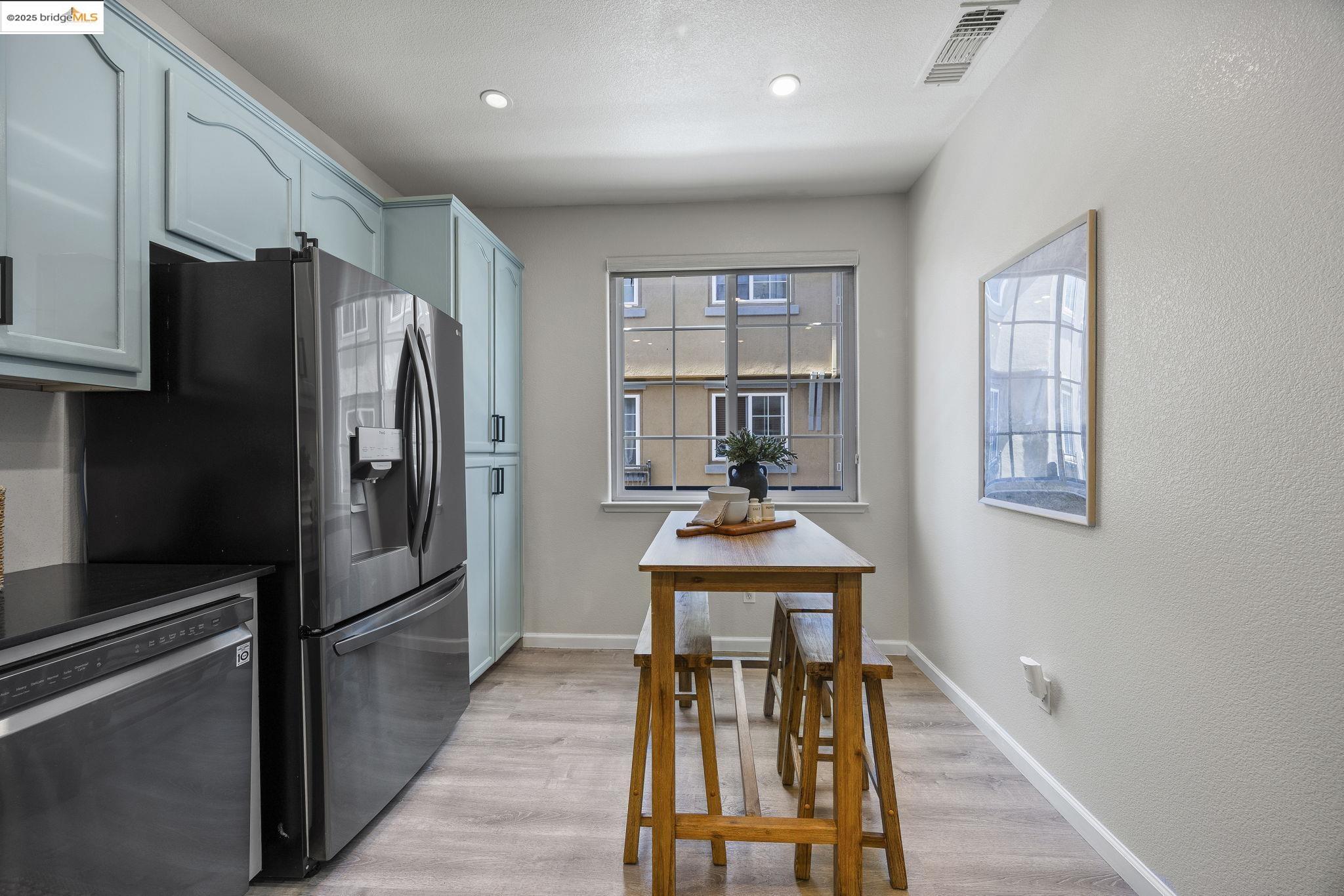 Detail Gallery Image 10 of 50 For 8892 Bellina Commons, Dublin,  CA 94566 - 3 Beds | 2/1 Baths