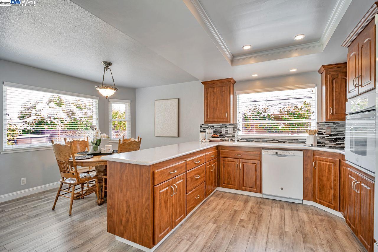 17824 Apricot Way, Castro Valley, California 94546, 3 Bedrooms Bedrooms, 6 Rooms Rooms,2 BathroomsBathrooms,Residential,For Sale,17824 Apricot Way,41106857