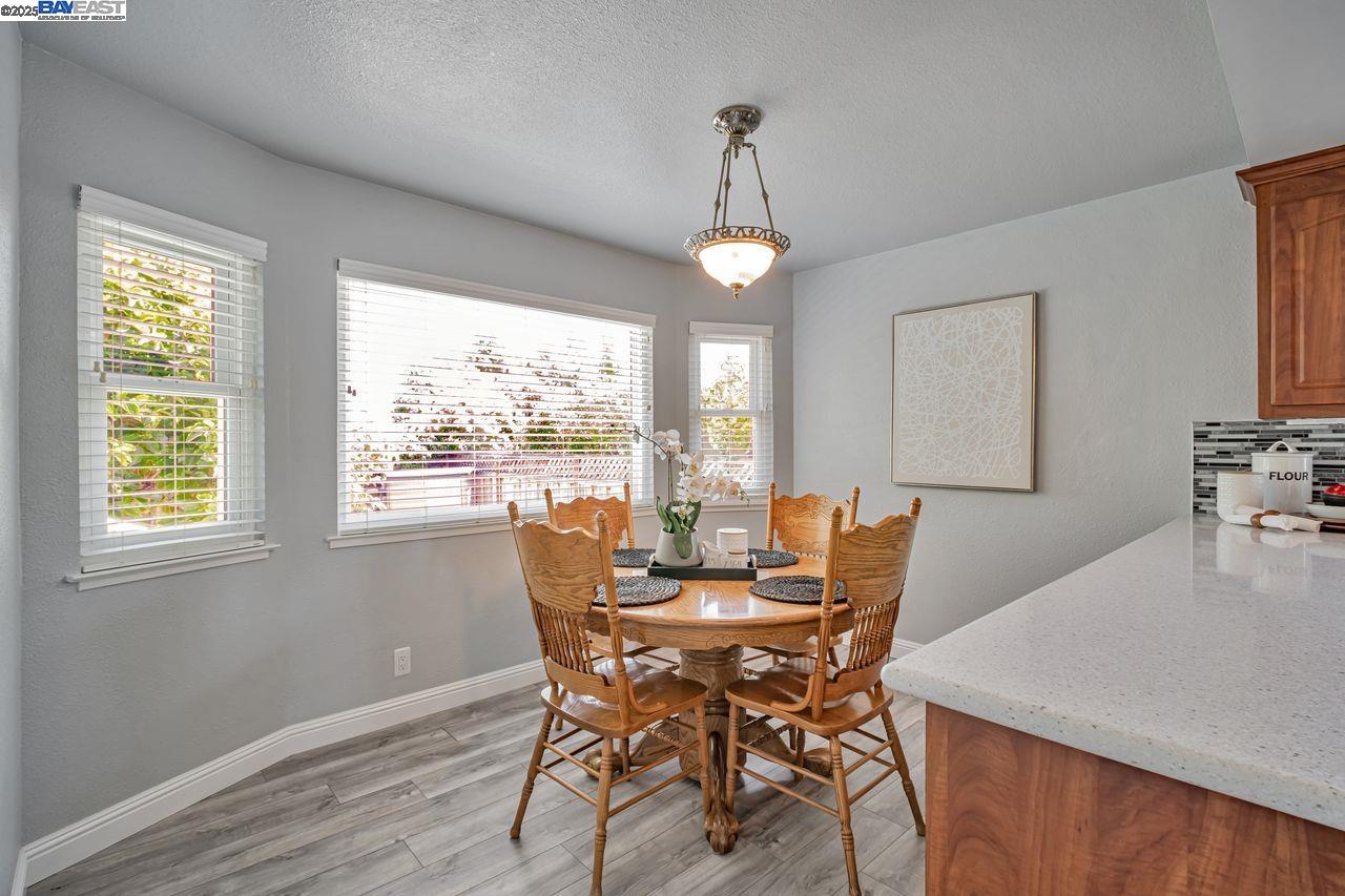 17824 Apricot Way, Castro Valley, California 94546, 3 Bedrooms Bedrooms, 6 Rooms Rooms,2 BathroomsBathrooms,Residential,For Sale,17824 Apricot Way,41106857