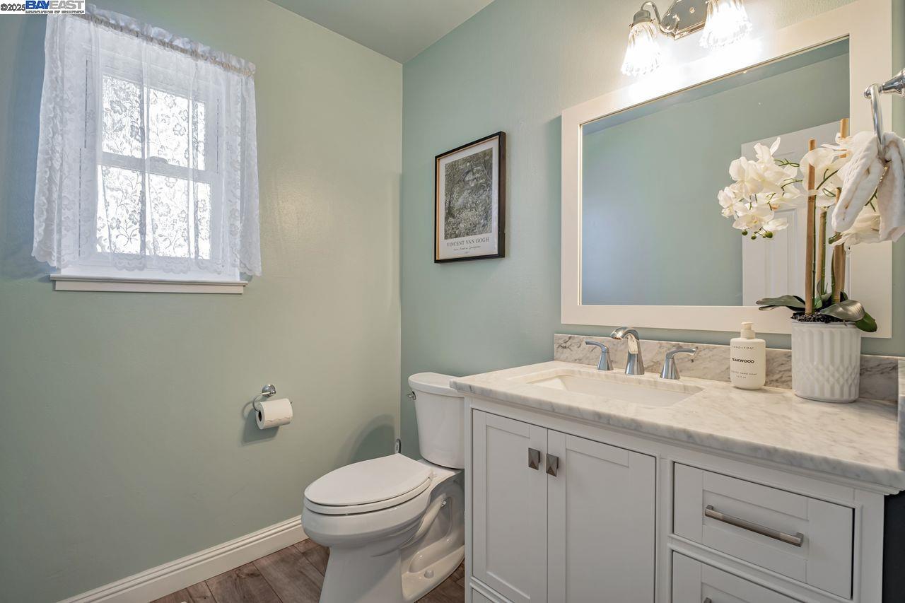 17824 Apricot Way, Castro Valley, California 94546, 3 Bedrooms Bedrooms, 6 Rooms Rooms,2 BathroomsBathrooms,Residential,For Sale,17824 Apricot Way,41106857