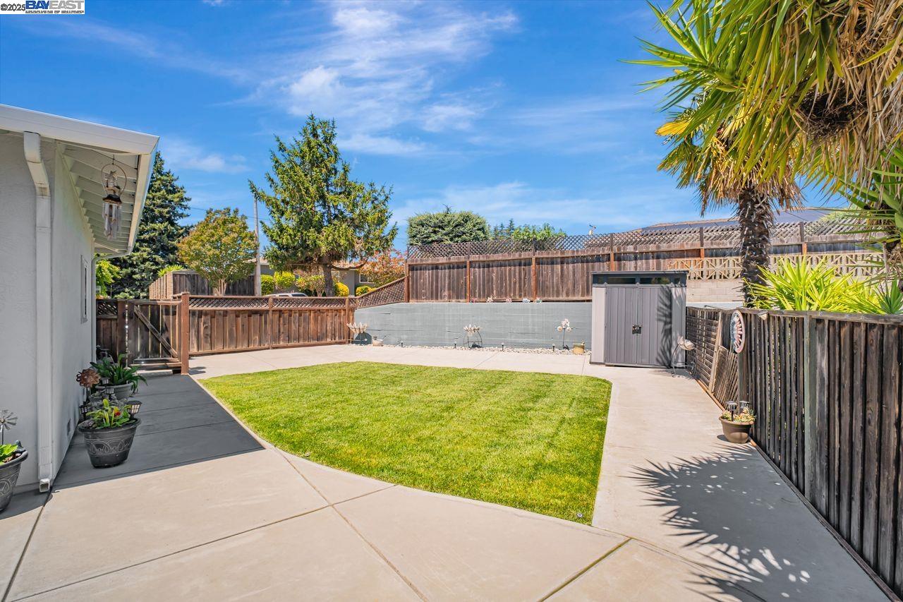 17824 Apricot Way, Castro Valley, California 94546, 3 Bedrooms Bedrooms, 6 Rooms Rooms,2 BathroomsBathrooms,Residential,For Sale,17824 Apricot Way,41106857