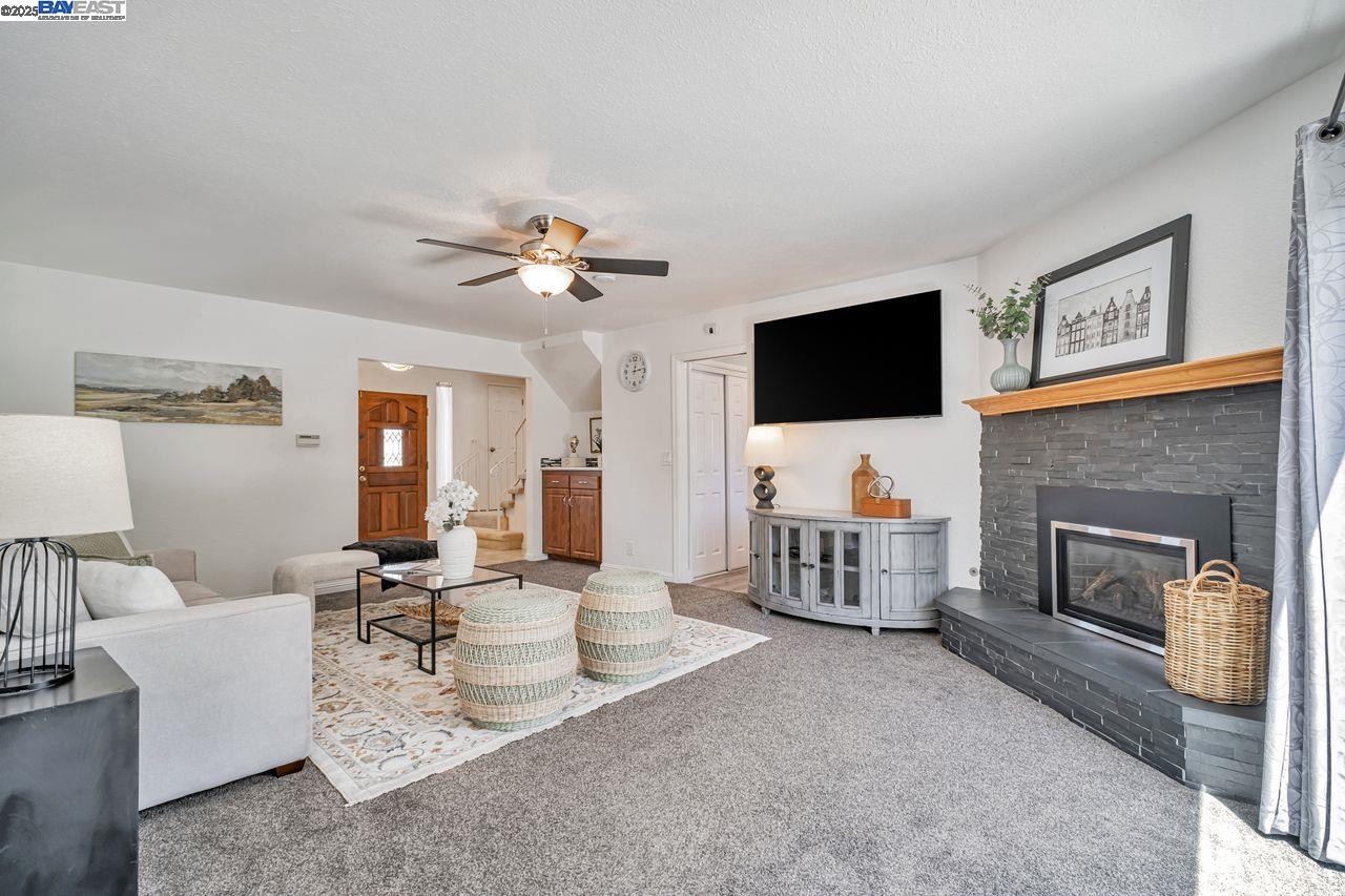 17824 Apricot Way, Castro Valley, California 94546, 3 Bedrooms Bedrooms, 6 Rooms Rooms,2 BathroomsBathrooms,Residential,For Sale,17824 Apricot Way,41106857