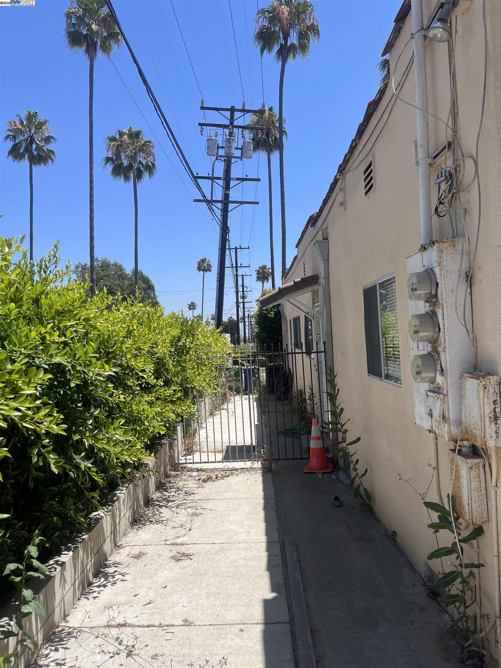 5419 S Harcourt Ave, Los Angeles, California 90043, ,Residential Income,For Sale,5419 S Harcourt Ave,41106858