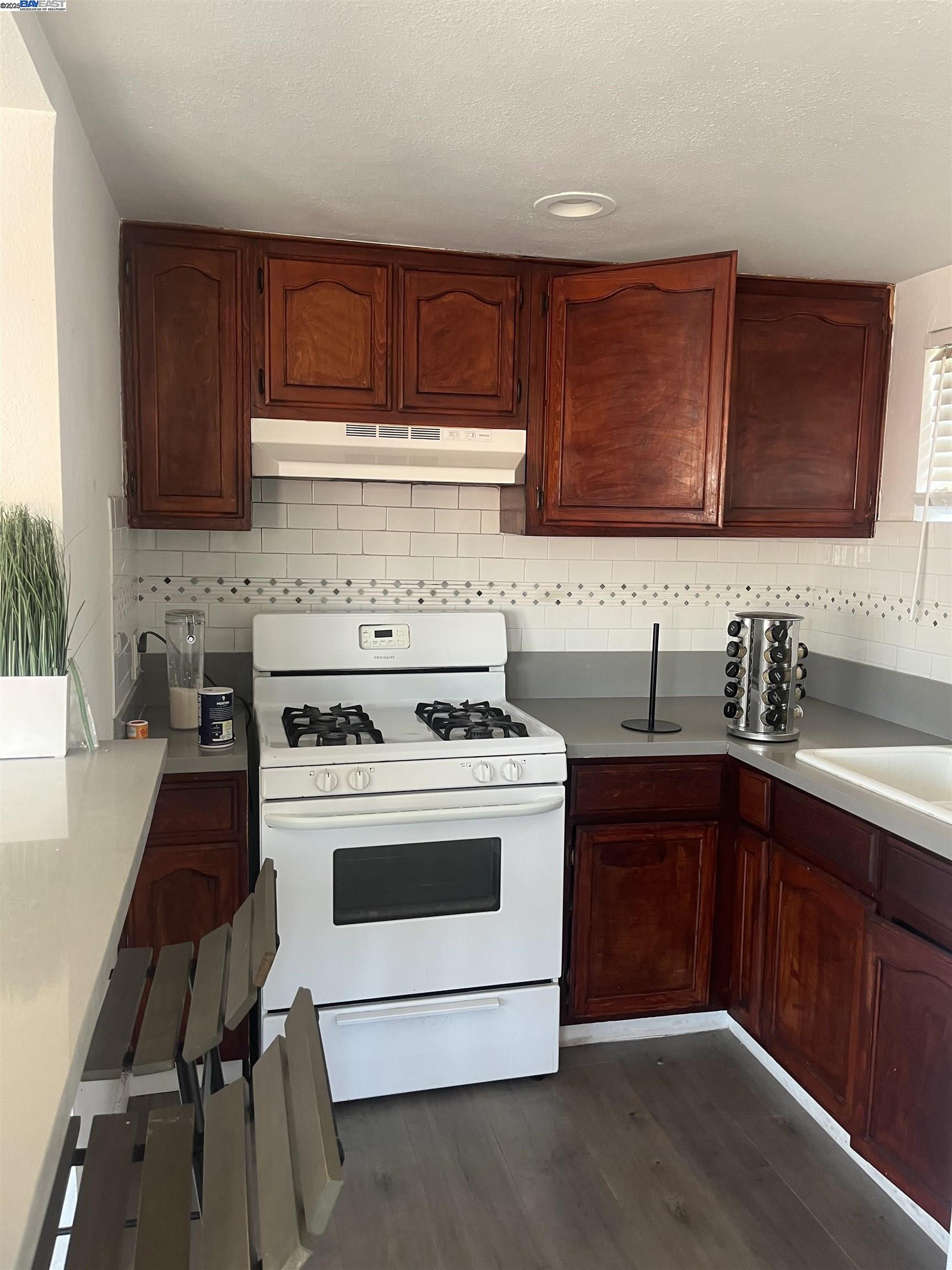 5419 S Harcourt Ave, Los Angeles, California 90043, ,Residential Income,For Sale,5419 S Harcourt Ave,41106858