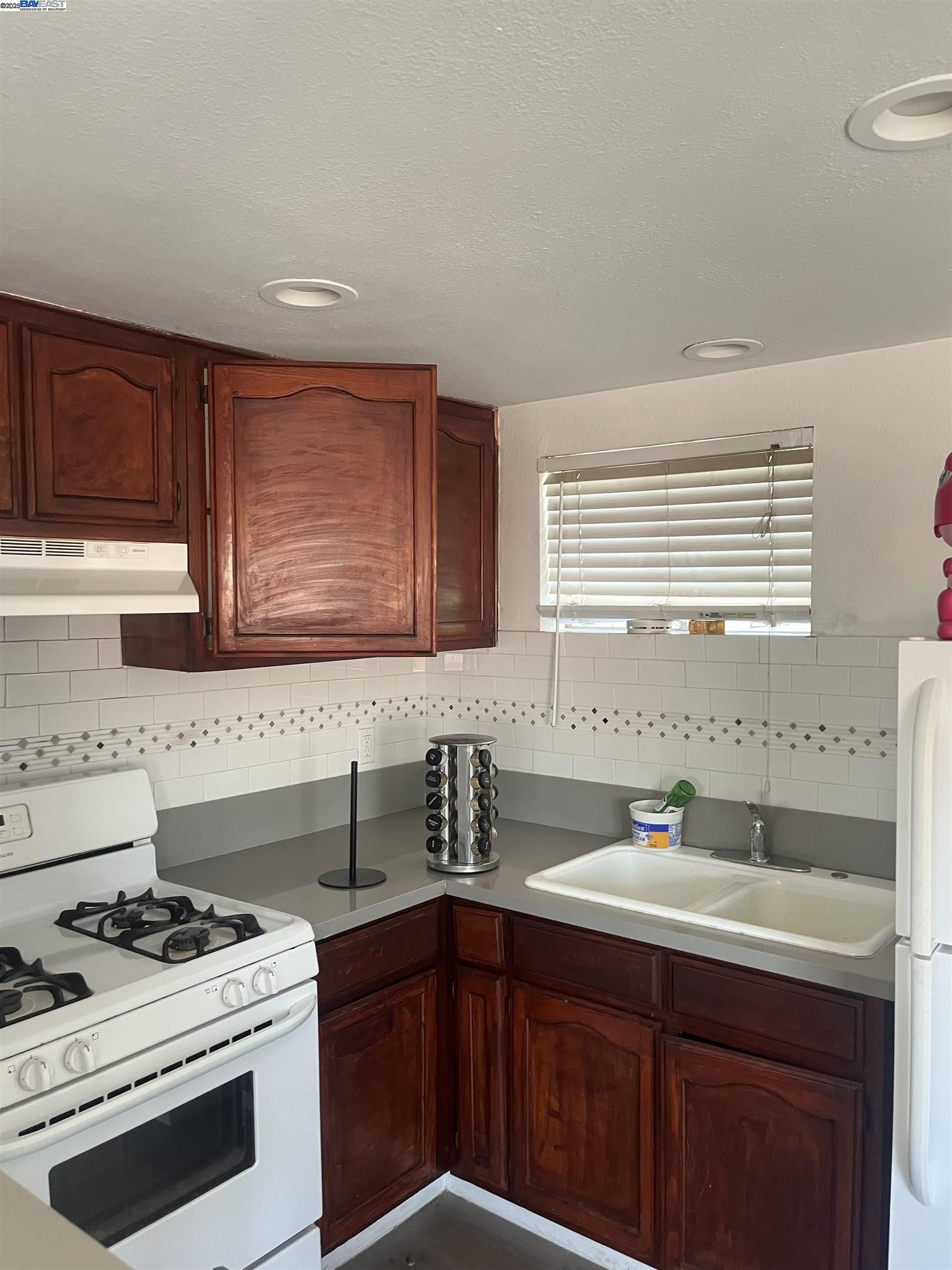 5419 S Harcourt Ave, Los Angeles, California 90043, ,Residential Income,For Sale,5419 S Harcourt Ave,41106858