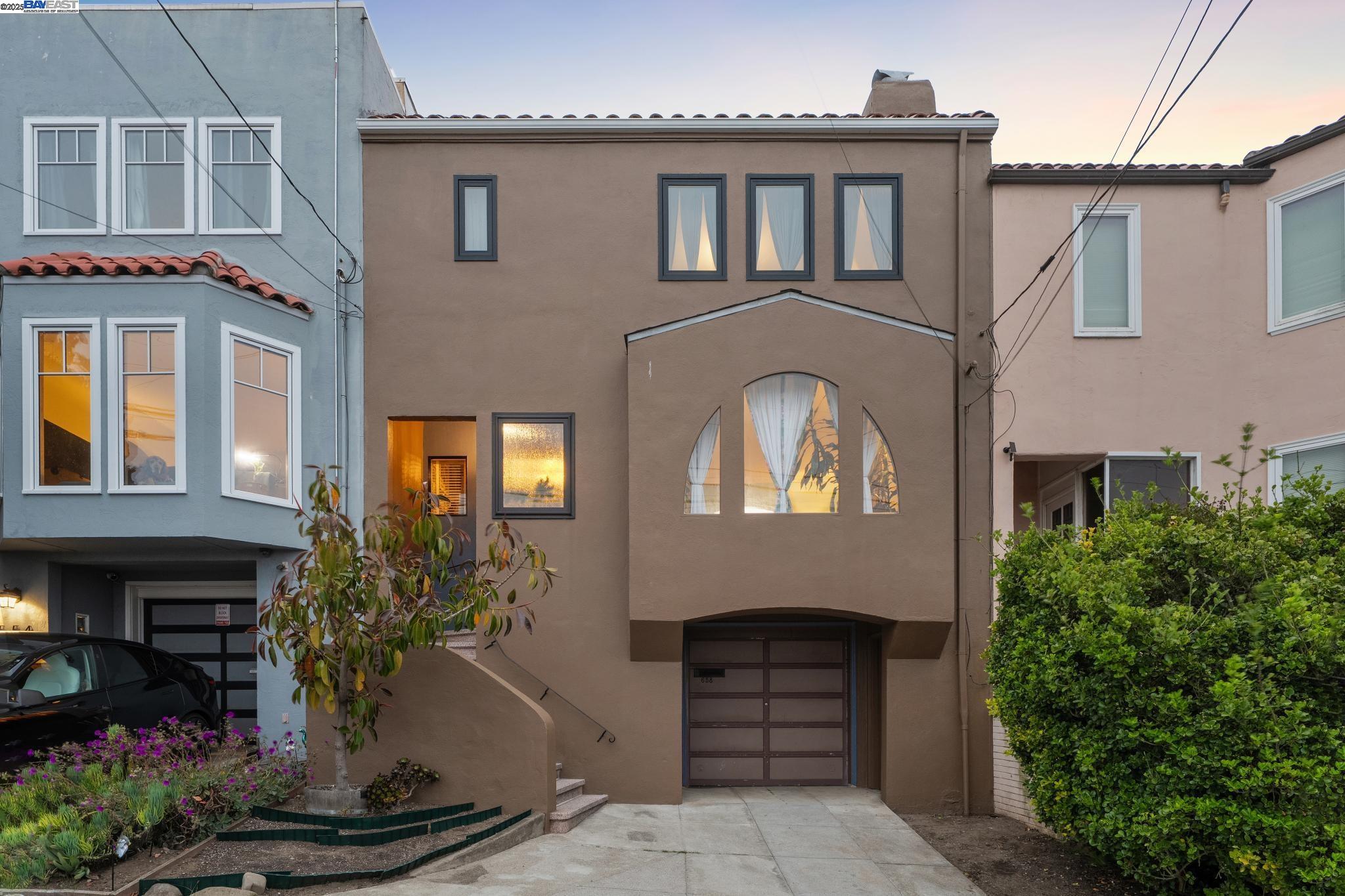 Detail Gallery Image 1 of 1 For 658 30th Ave, San Francisco,  CA 94121 - 3 Beds | 2 Baths