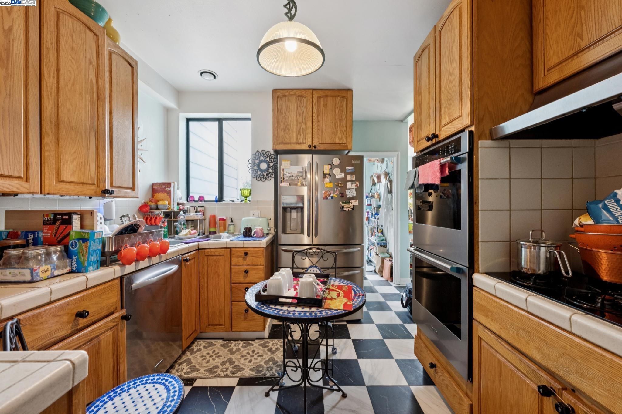 658 30Th Ave, San Francisco, California 94121, 3 Bedrooms Bedrooms, 8 Rooms Rooms,2 BathroomsBathrooms,Residential,For Sale,658 30Th Ave,41106859