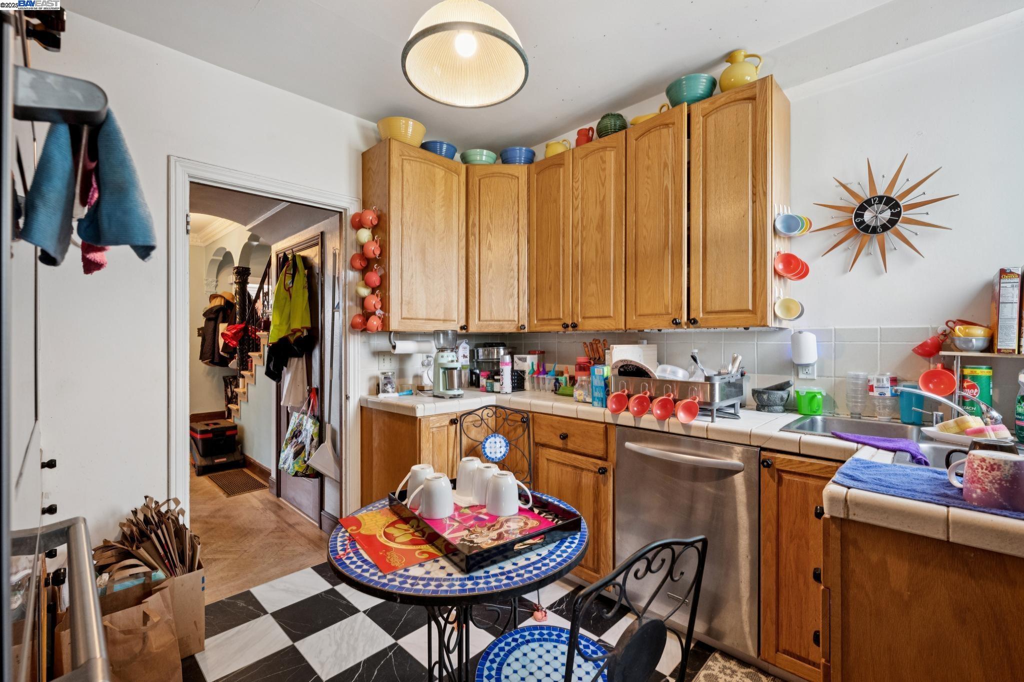 658 30Th Ave, San Francisco, California 94121, 3 Bedrooms Bedrooms, 8 Rooms Rooms,2 BathroomsBathrooms,Residential,For Sale,658 30Th Ave,41106859
