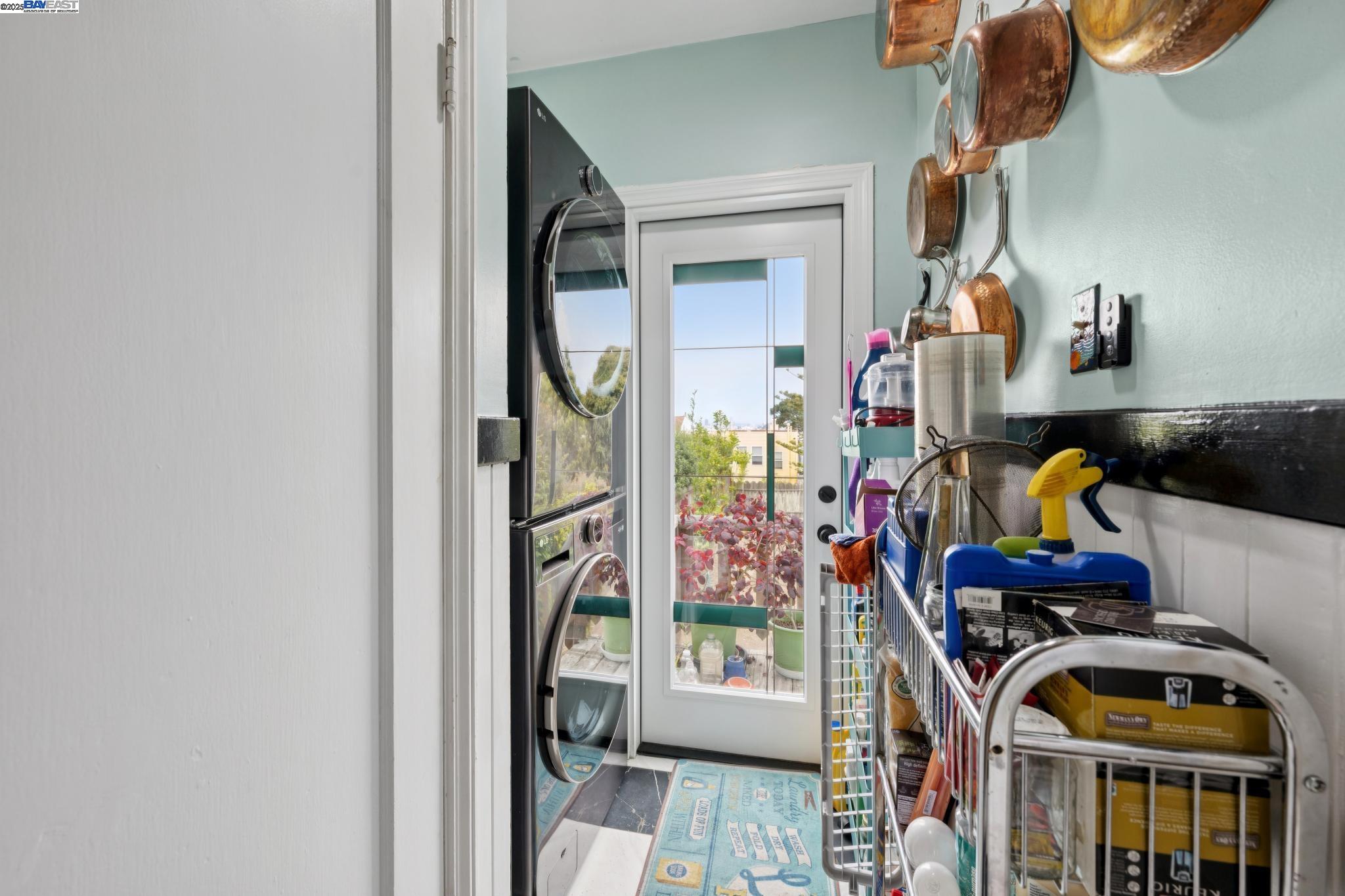 658 30Th Ave, San Francisco, California 94121, 3 Bedrooms Bedrooms, 8 Rooms Rooms,2 BathroomsBathrooms,Residential,For Sale,658 30Th Ave,41106859